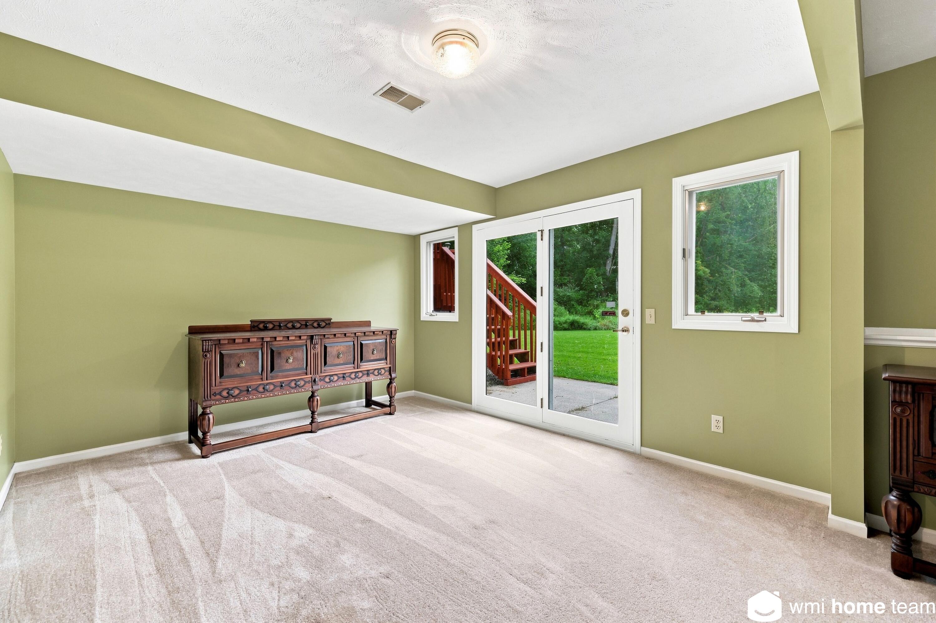 5303 Tiffany Avenue NE Rockford MI 49341