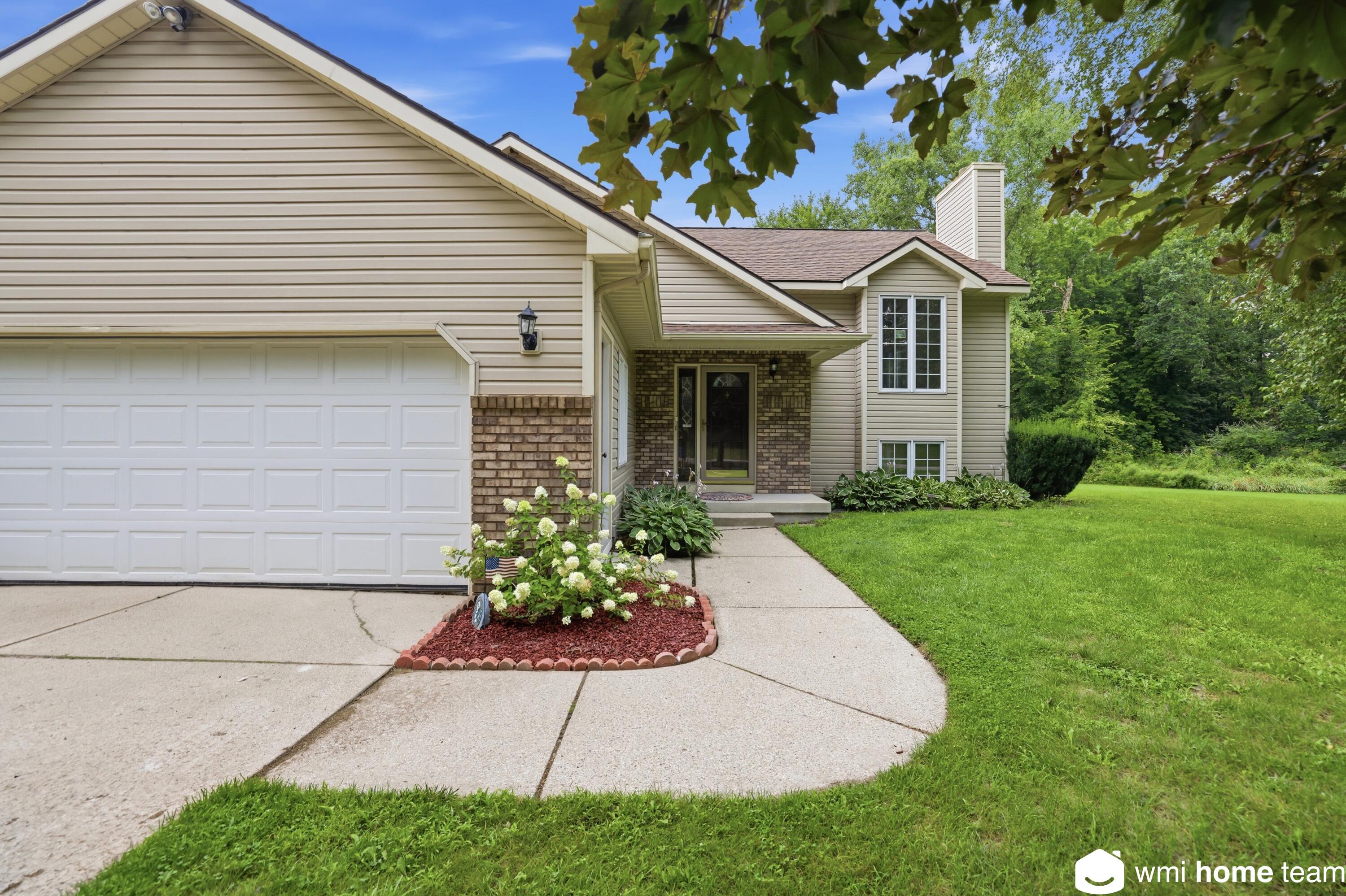 5303 Tiffany Avenue NE Rockford MI 49341