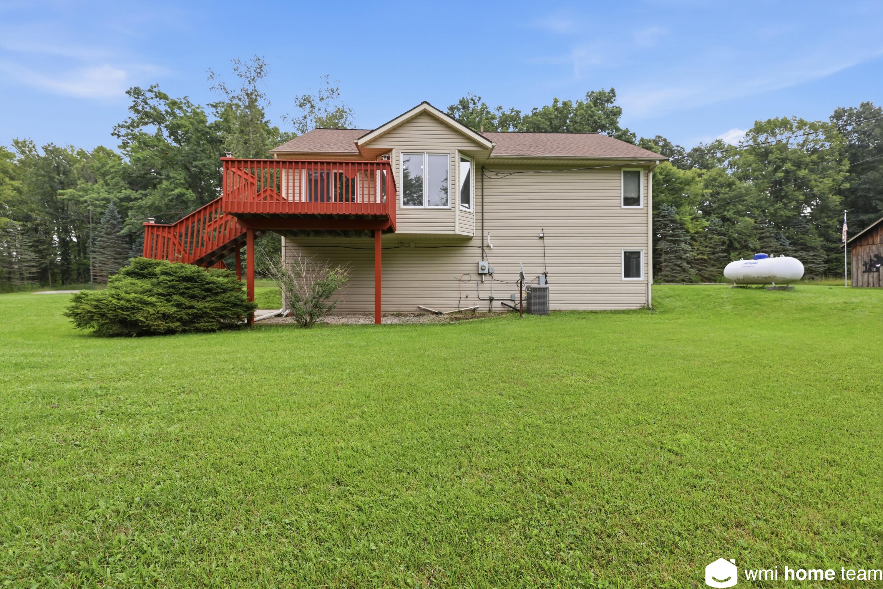 5303 Tiffany Avenue NE Rockford MI 49341