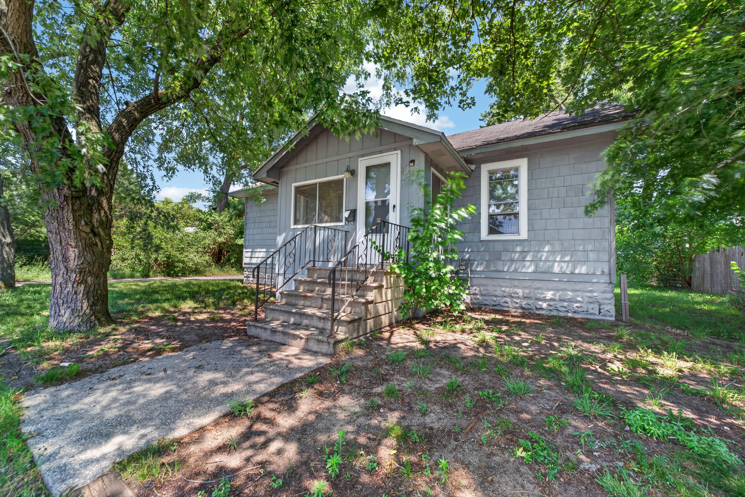1682 Edwin Street Muskegon MI 49442