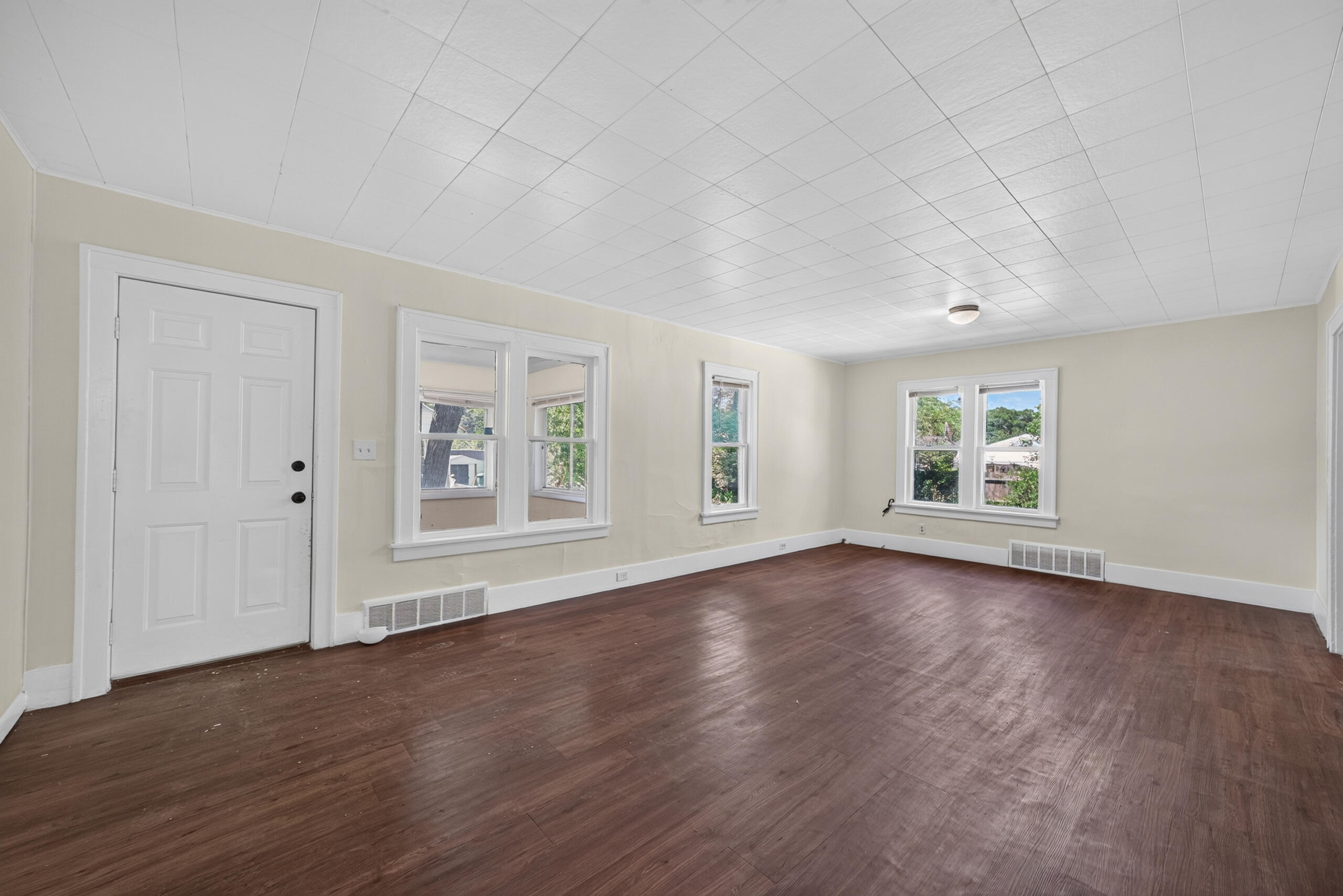 1682 Edwin Street Muskegon MI 49442