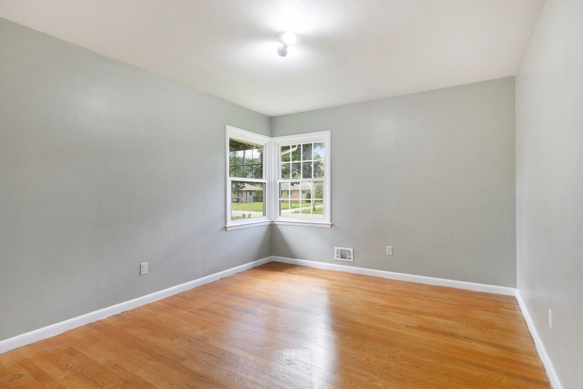 1675 Langley Street SE Grand Rapids MI 49508