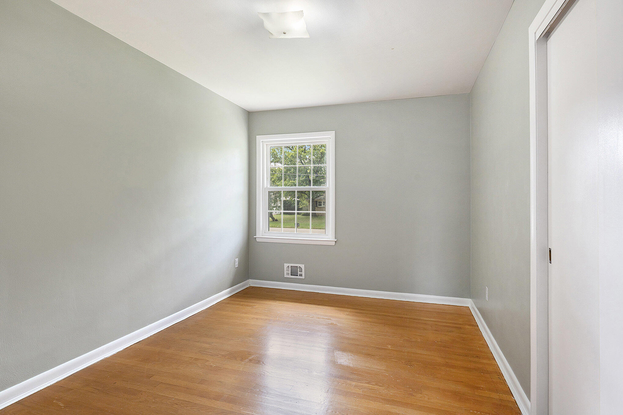 1675 Langley Street SE Grand Rapids MI 49508