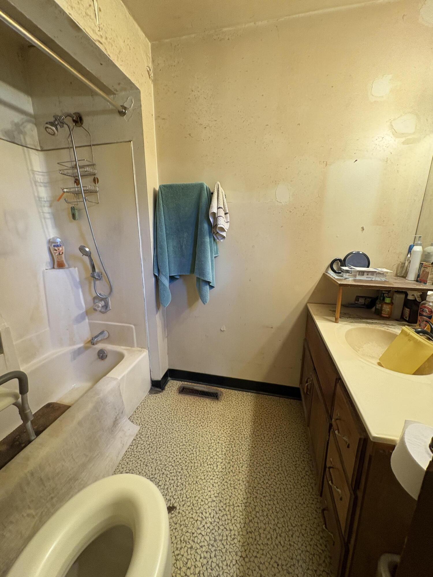 213 Clinton Street Dowagiac MI 49047