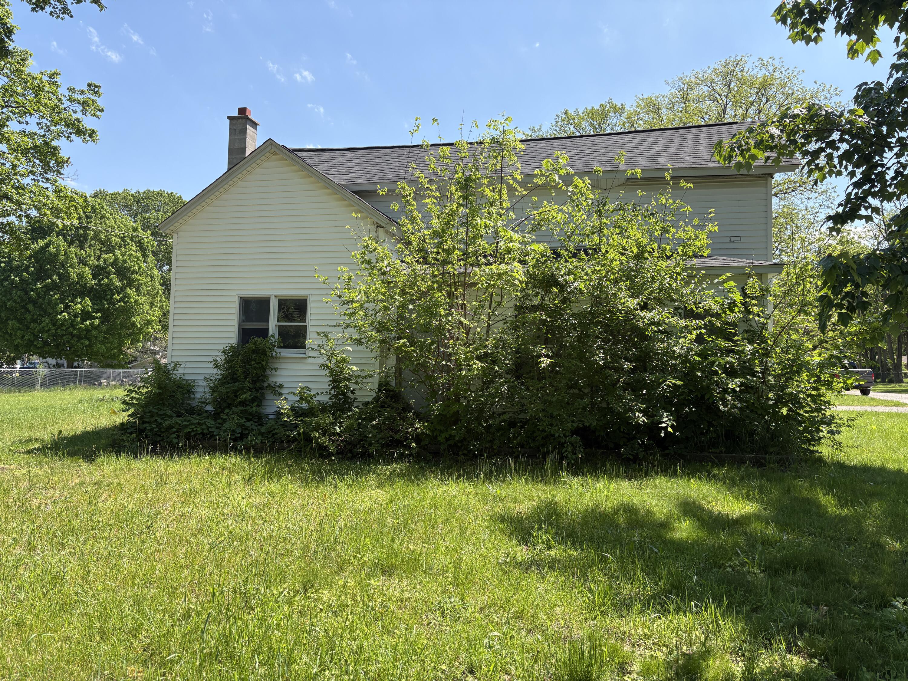 213 Clinton Street Dowagiac MI 49047