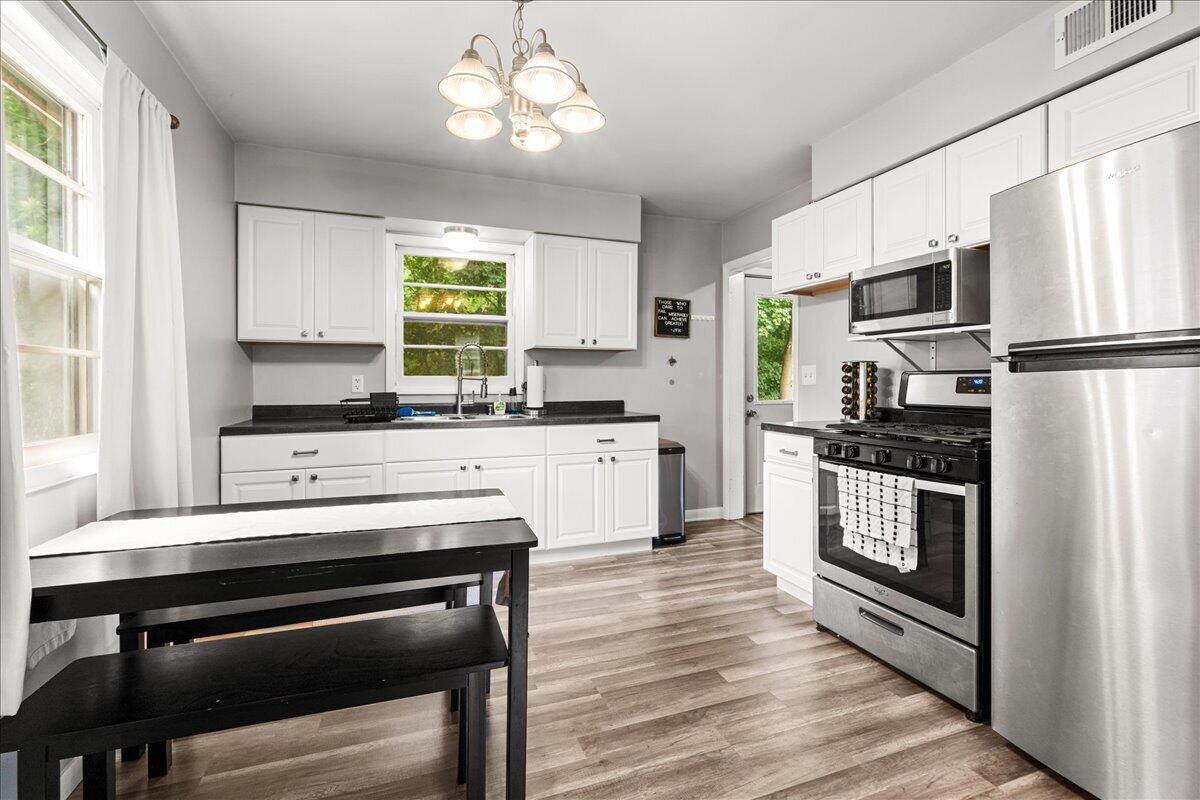 1944 Oakcliff Drive NE Grand Rapids MI 49525