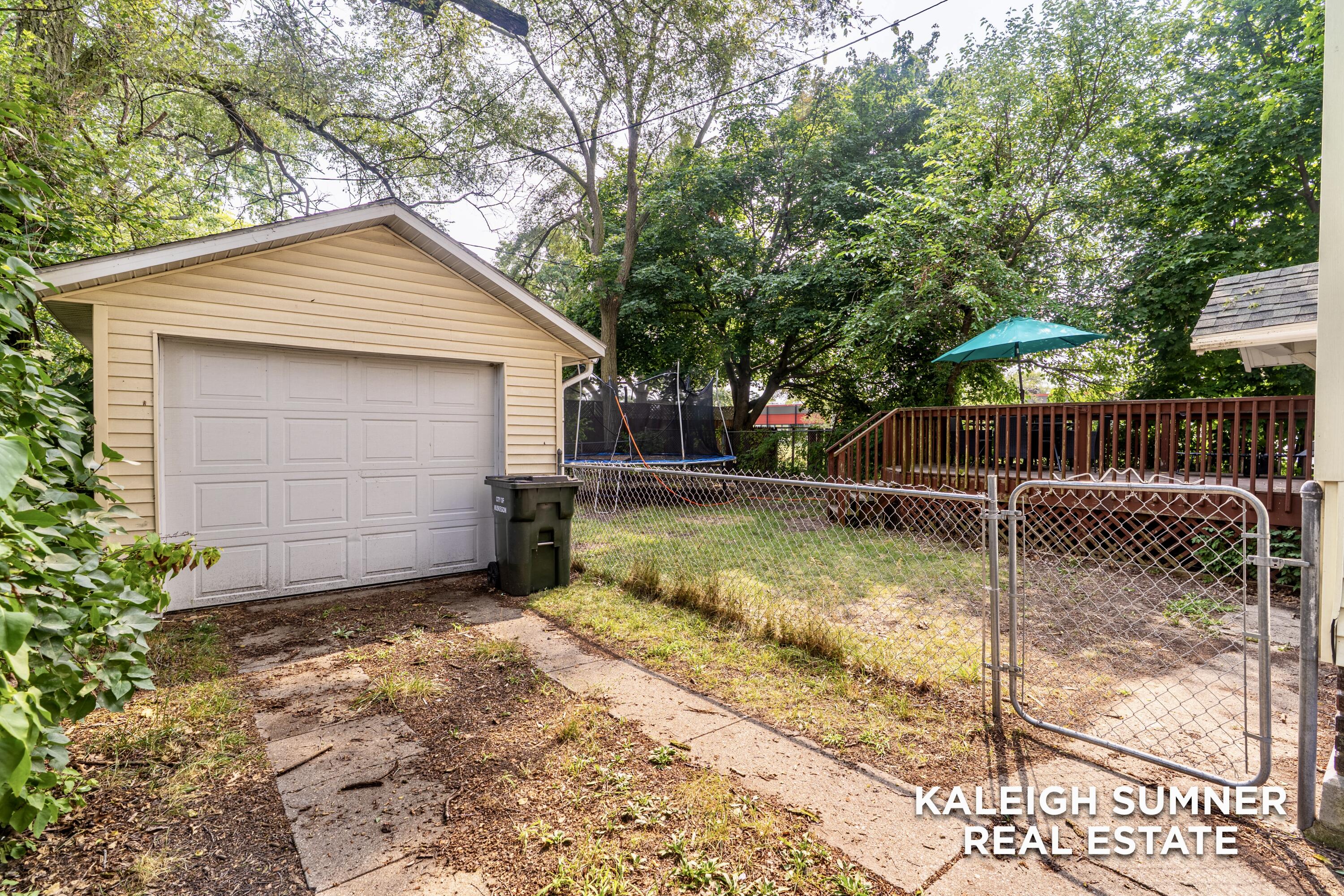 1071 Irwin Avenue Muskegon MI 49442