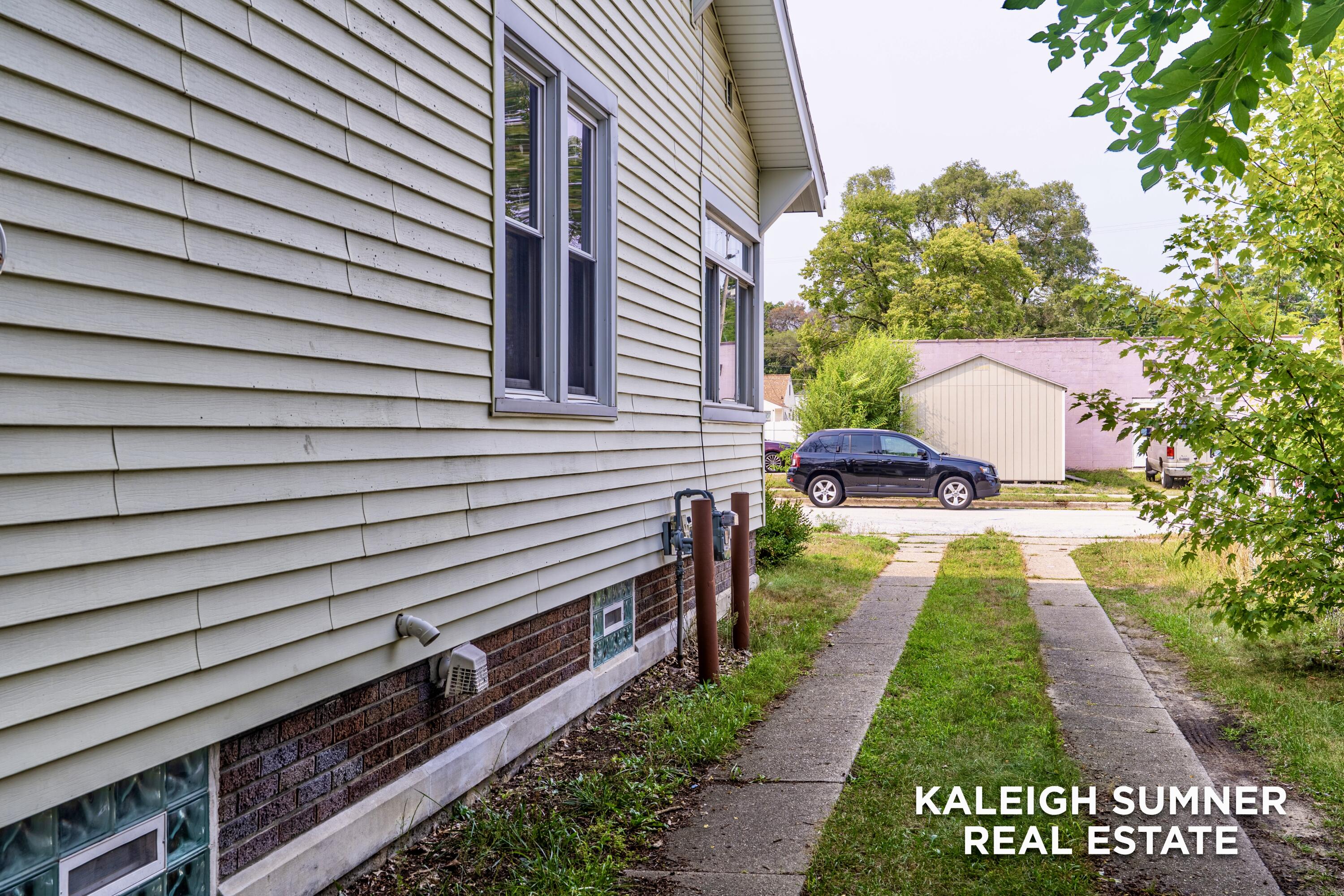 1071 Irwin Avenue Muskegon MI 49442