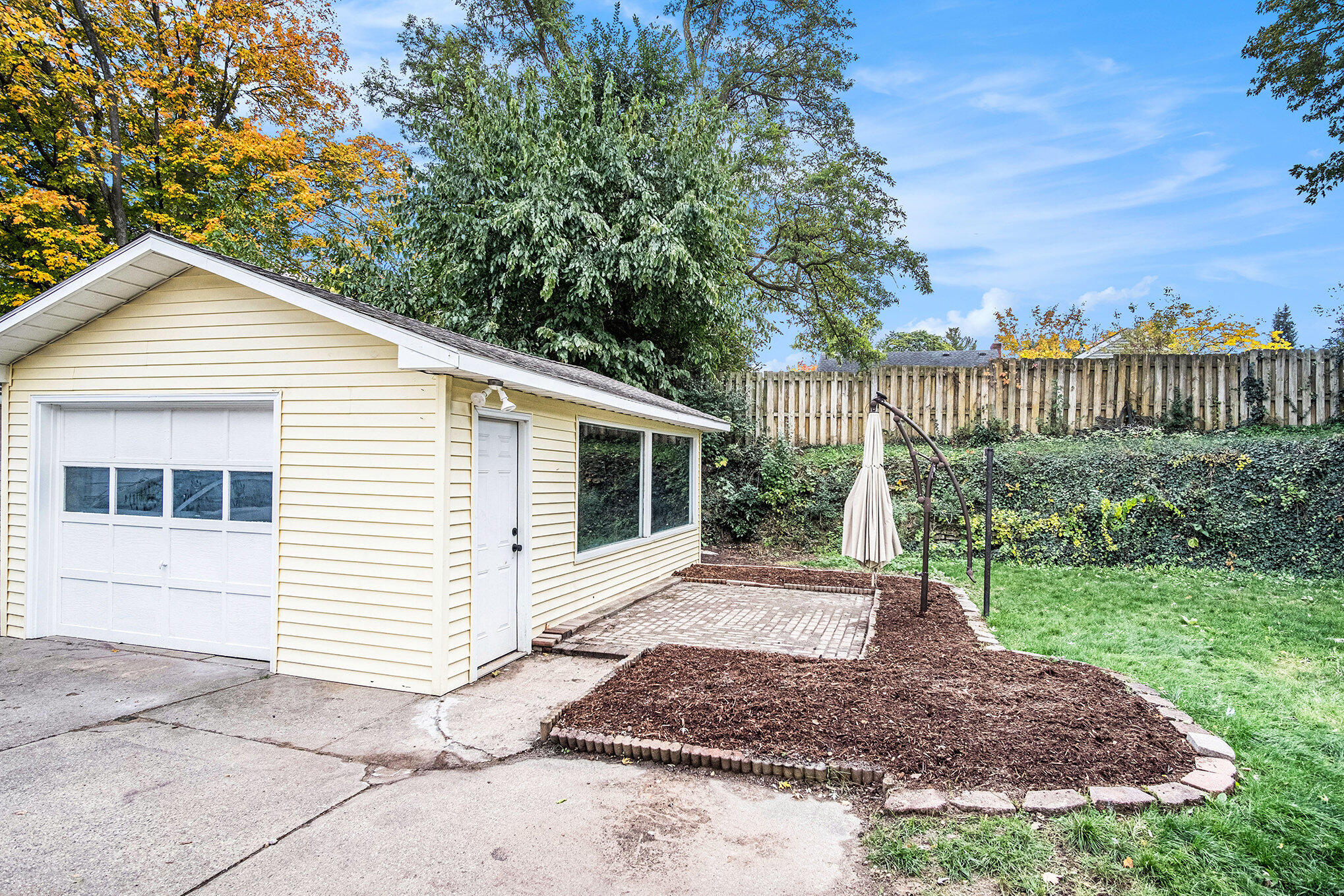 1050 Three Mile Road NE Grand Rapids MI 49505