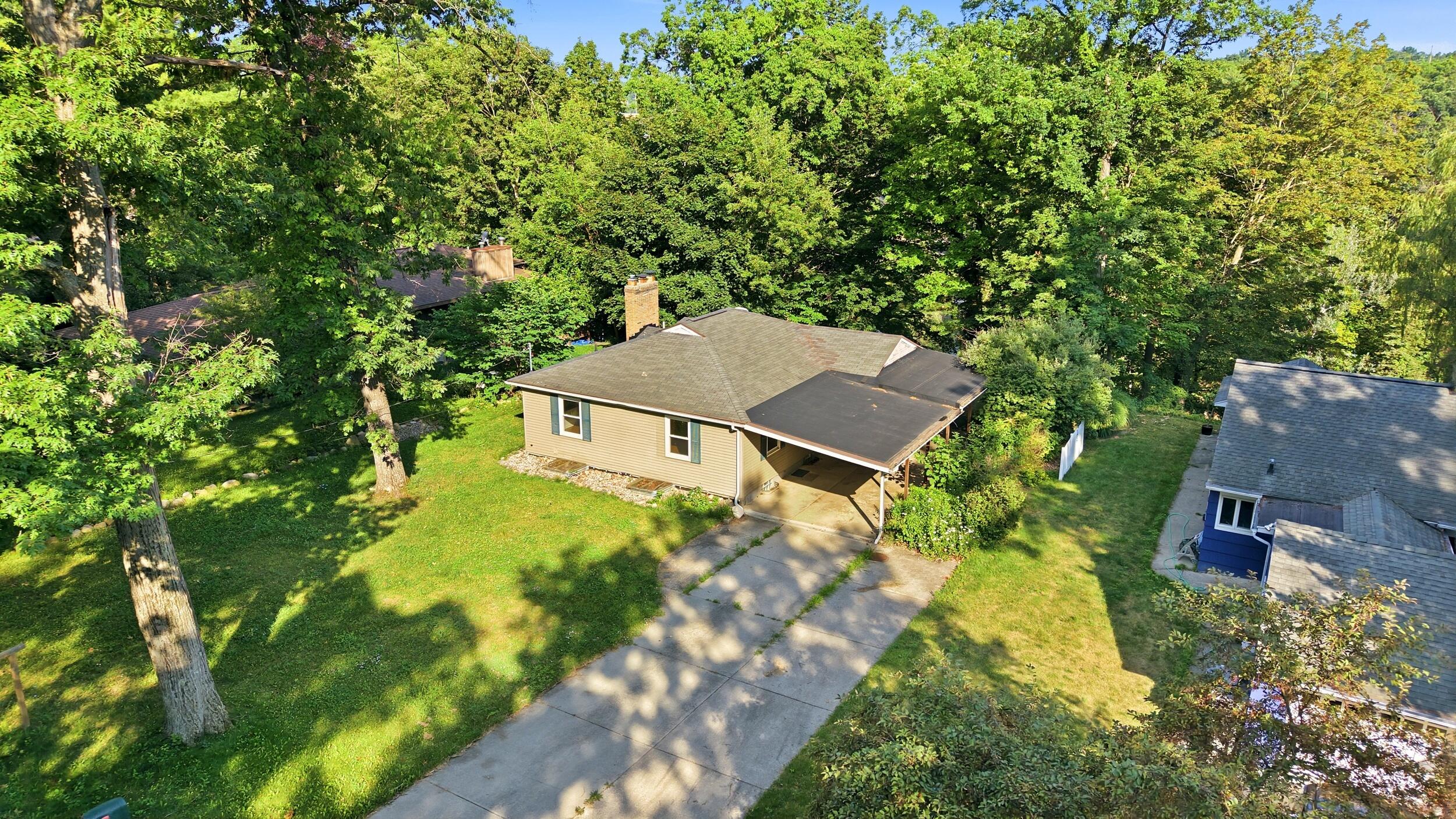 2757 Cascade Springs Drive SE Grand Rapids MI 49546