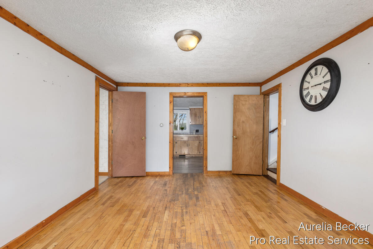 425 S Cedar Street Allegan MI 49010
