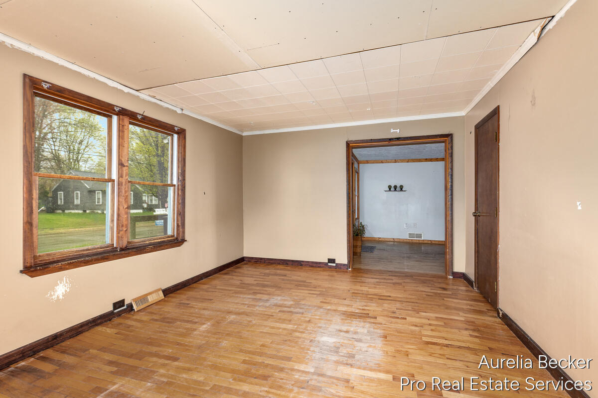 425 S Cedar Street Allegan MI 49010
