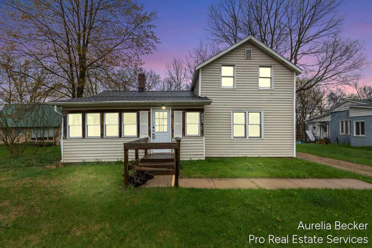 425 S Cedar Street Allegan MI 49010