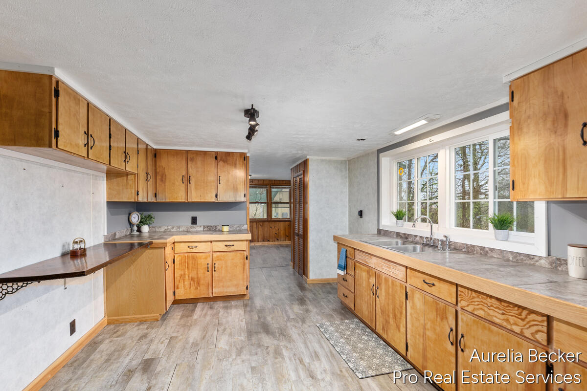 425 S Cedar Street Allegan MI 49010
