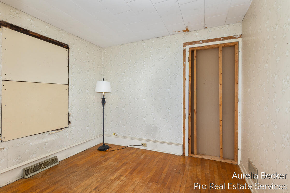 425 S Cedar Street Allegan MI 49010