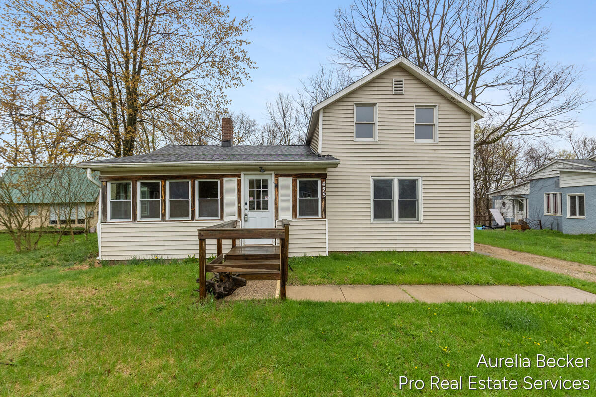 425 S Cedar Street Allegan MI 49010