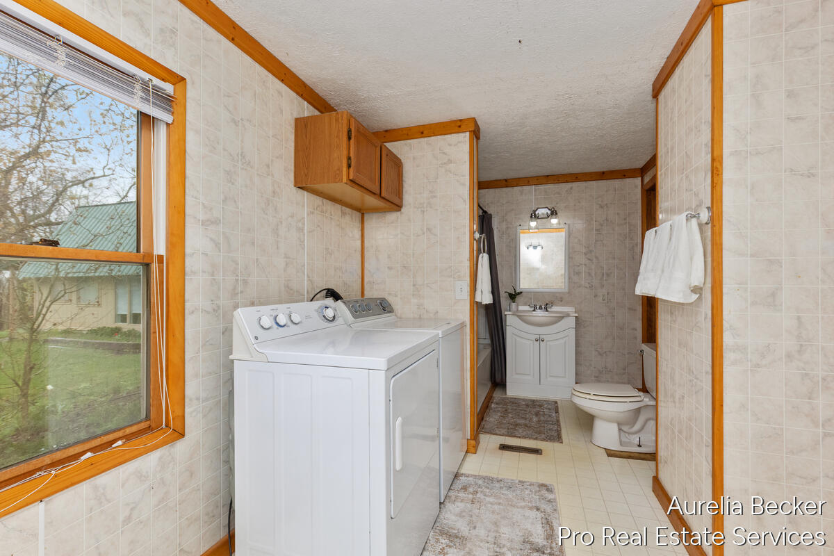 425 S Cedar Street Allegan MI 49010