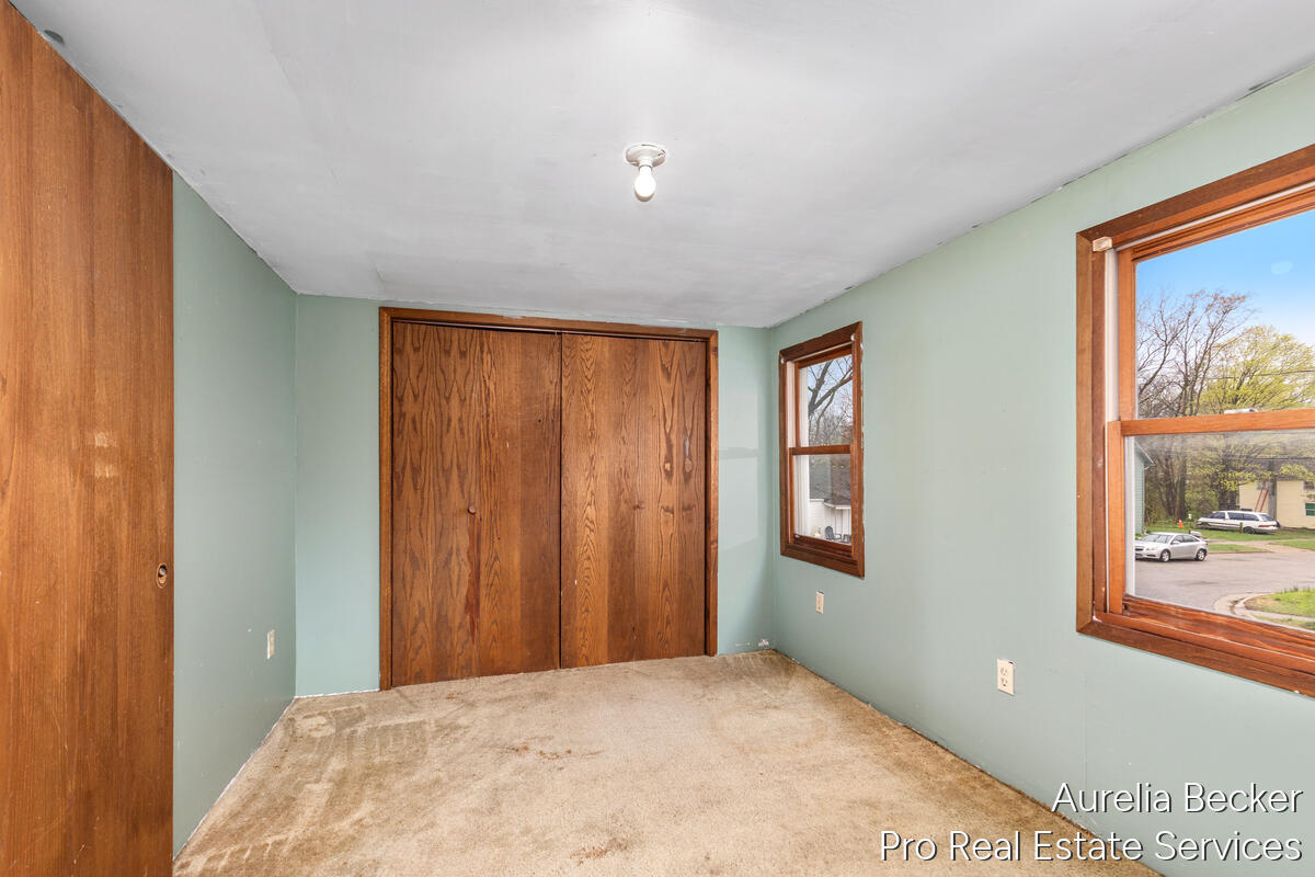 425 S Cedar Street Allegan MI 49010