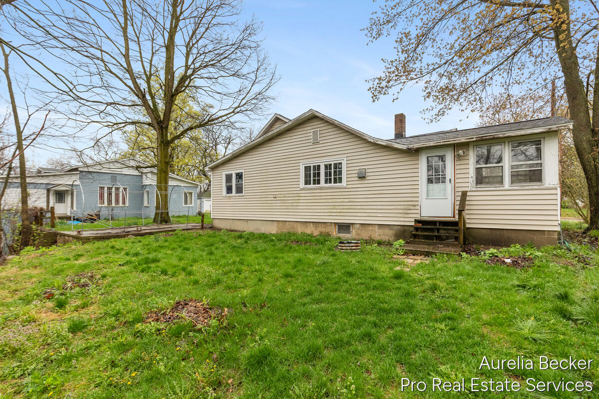 425 S Cedar Street Allegan MI 49010