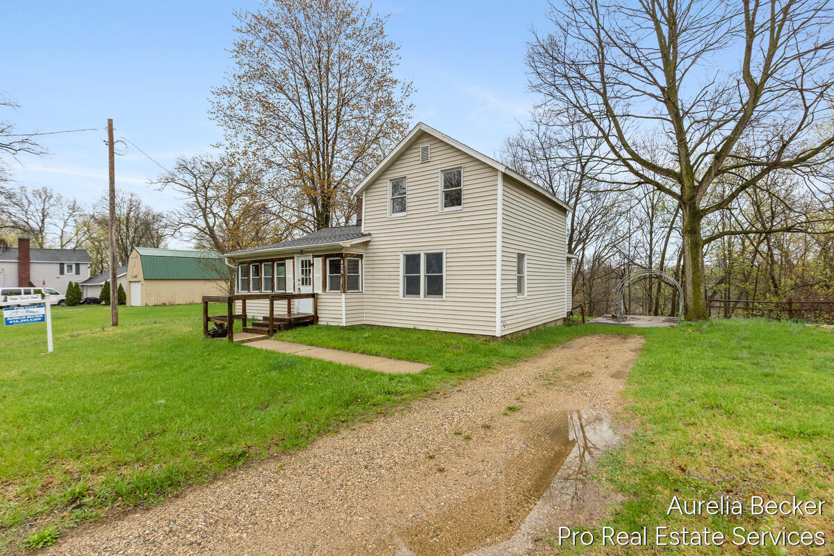 425 S Cedar Street Allegan MI 49010