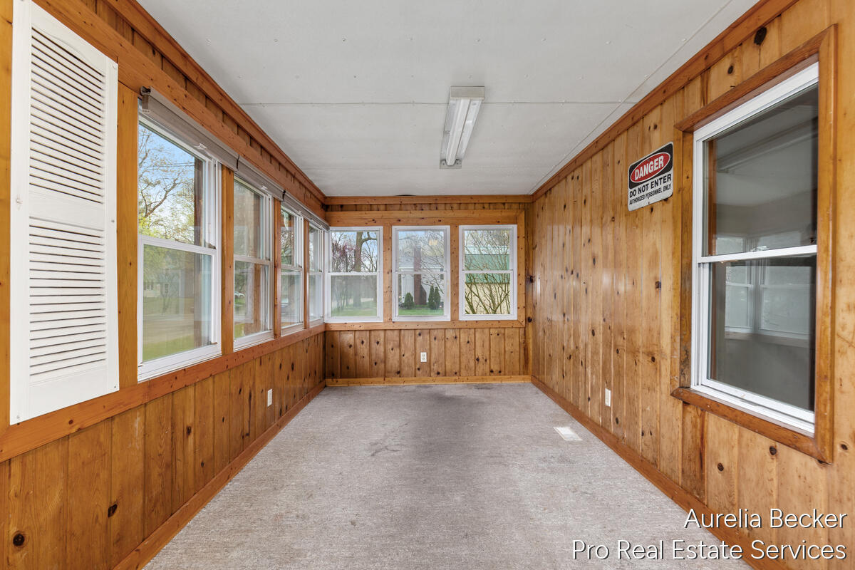 425 S Cedar Street Allegan MI 49010