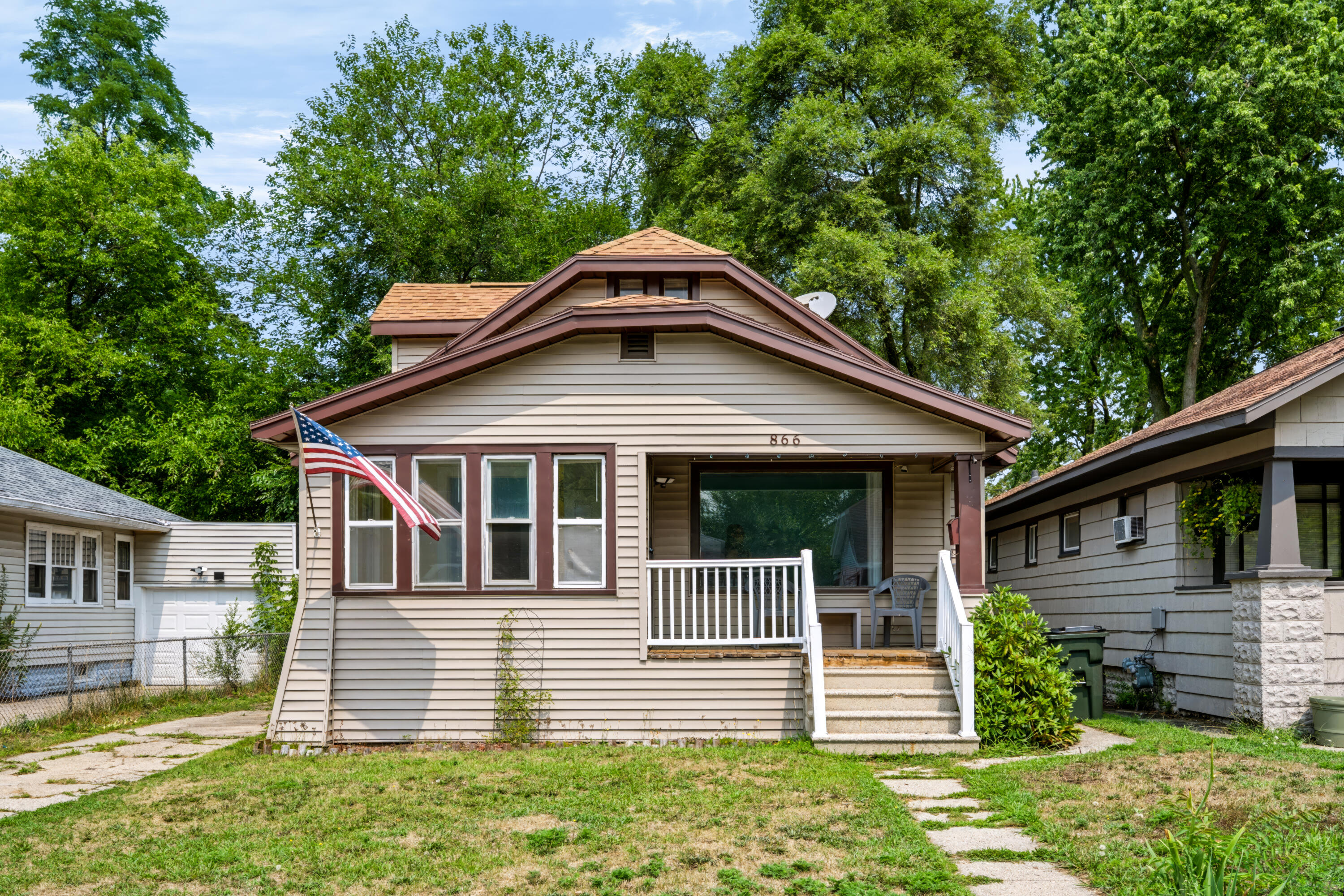 Muskegon MI, 866 E Isabella Avenue