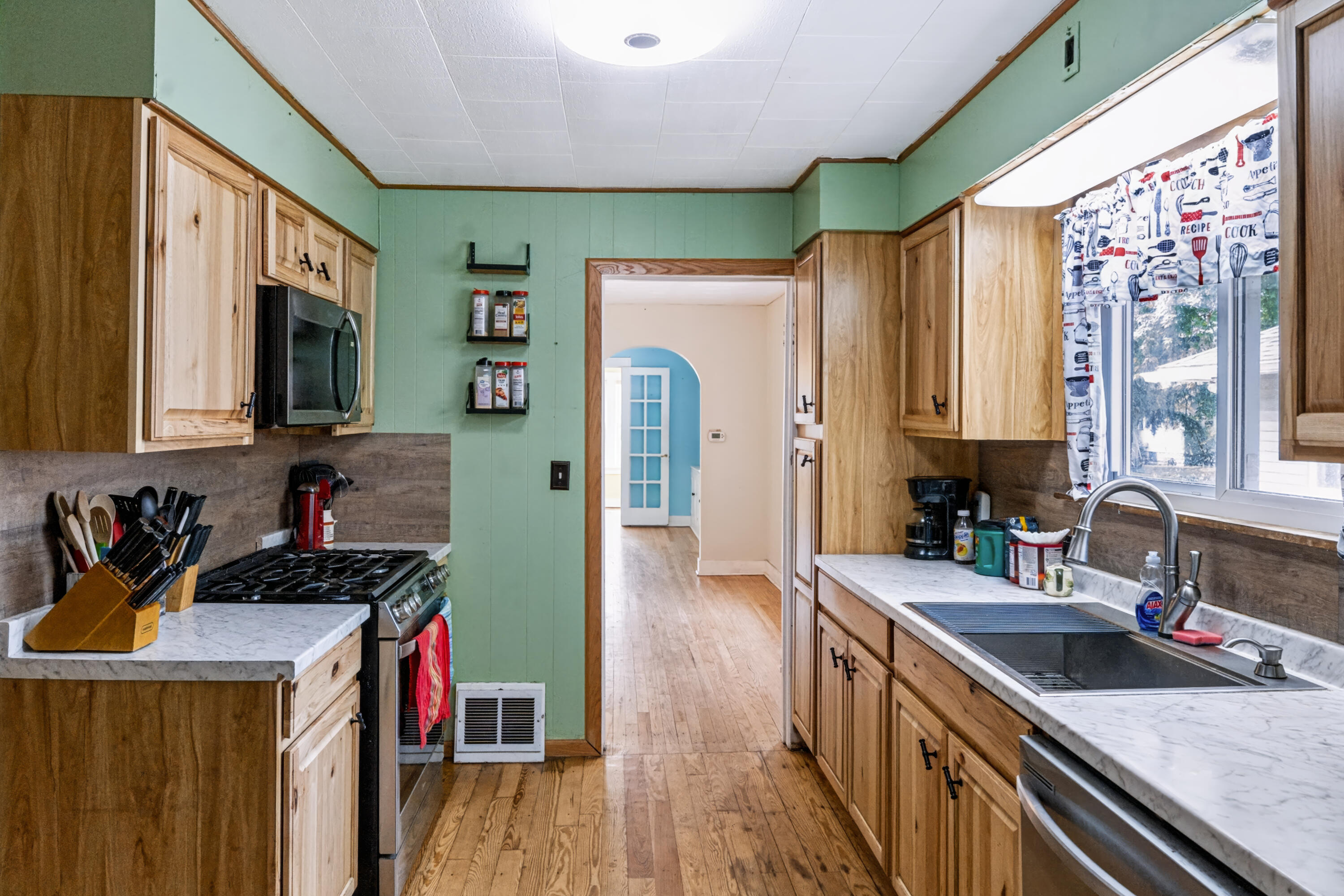 866 E Isabella Avenue Muskegon MI 49442