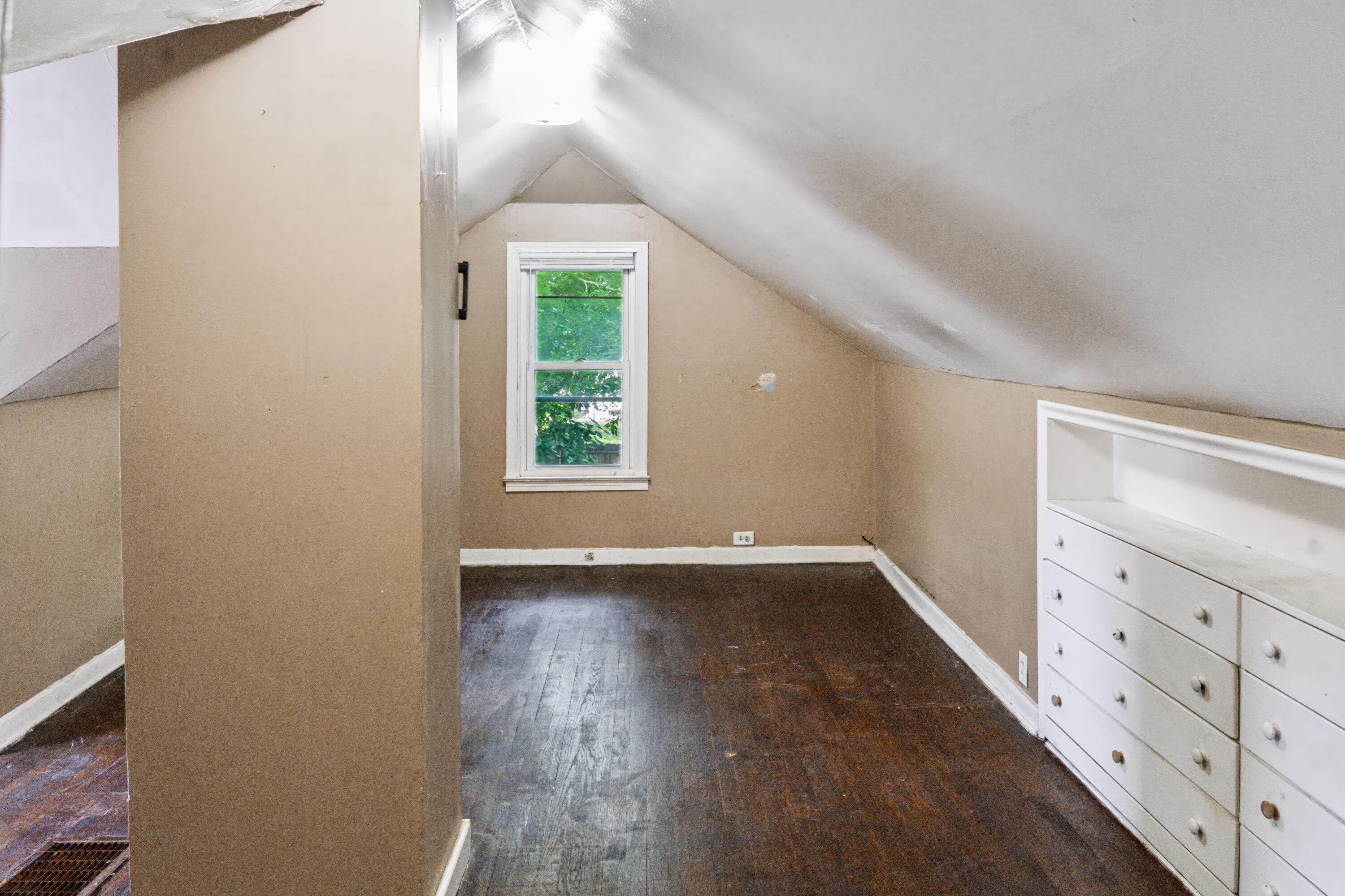 866 E Isabella Avenue Muskegon MI 49442