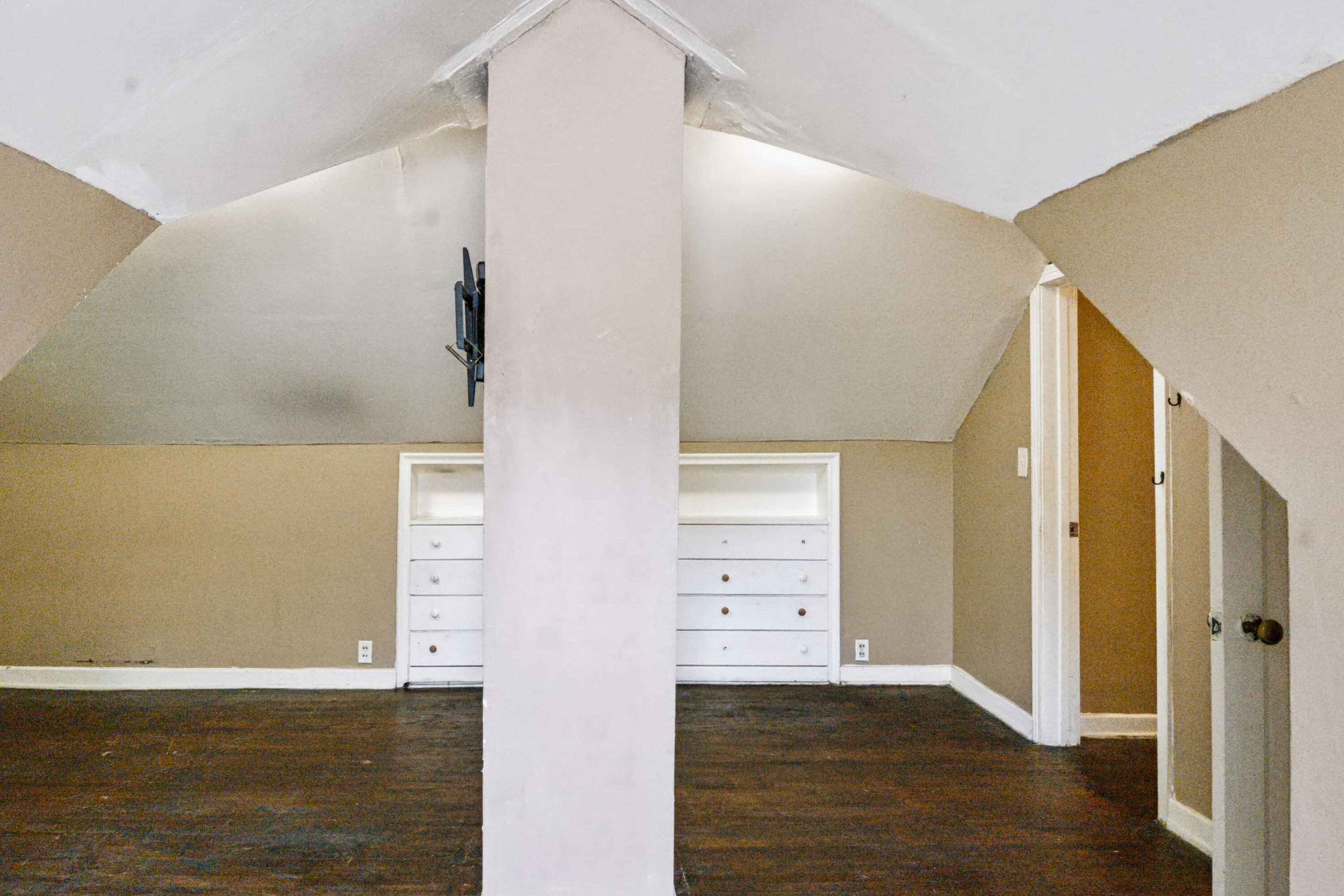 866 E Isabella Avenue Muskegon MI 49442