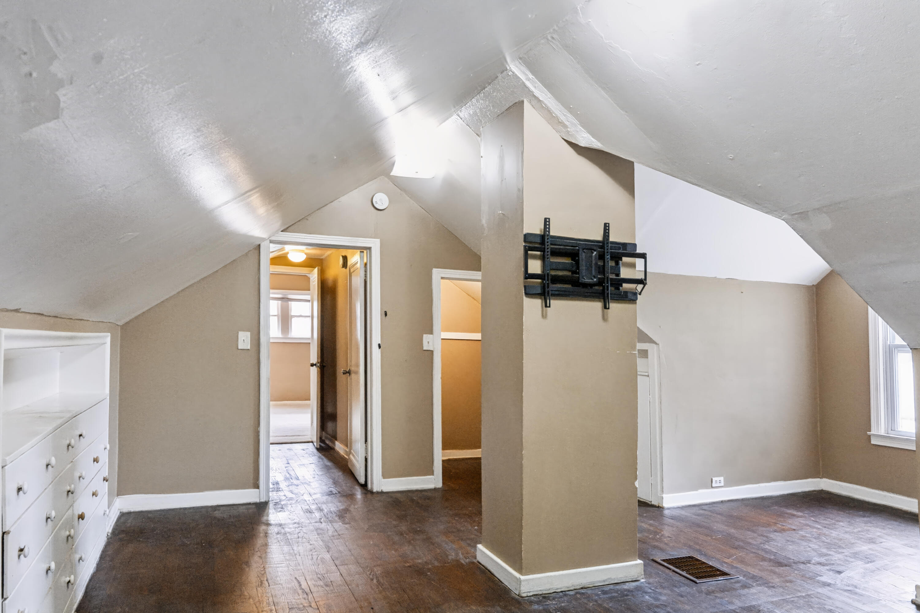 866 E Isabella Avenue Muskegon MI 49442