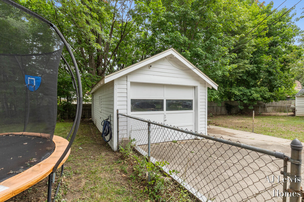 653 3 Mile Road NE Grand Rapids MI 49505