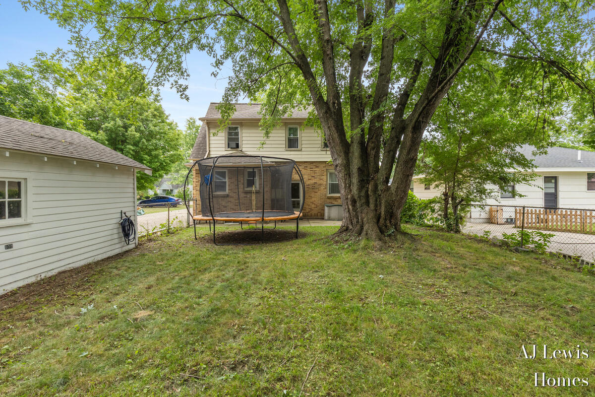 653 3 Mile Road NE Grand Rapids MI 49505