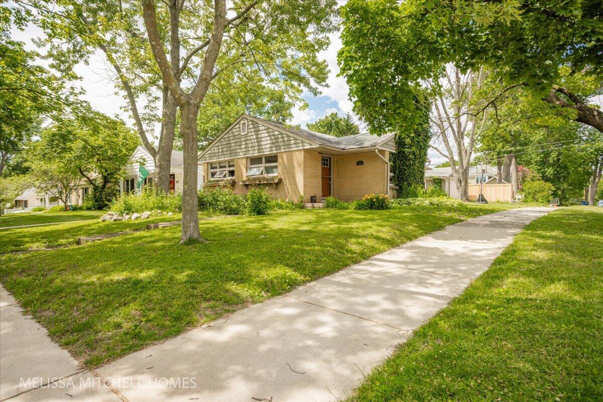 2631 Richards Drive SE Grand Rapids MI 49506