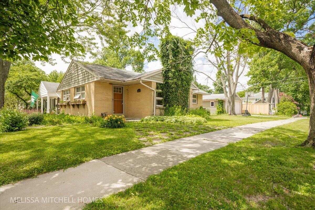2631 Richards Drive SE Grand Rapids MI 49506