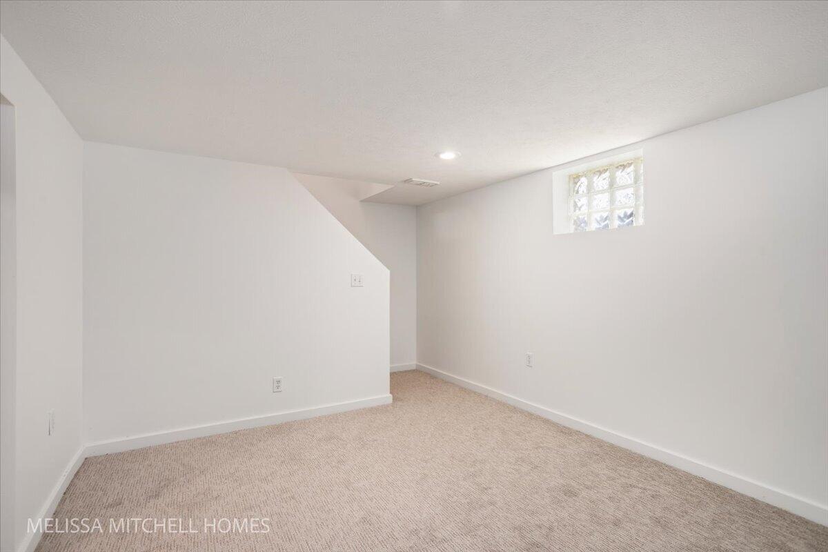 2631 Richards Drive SE Grand Rapids MI 49506