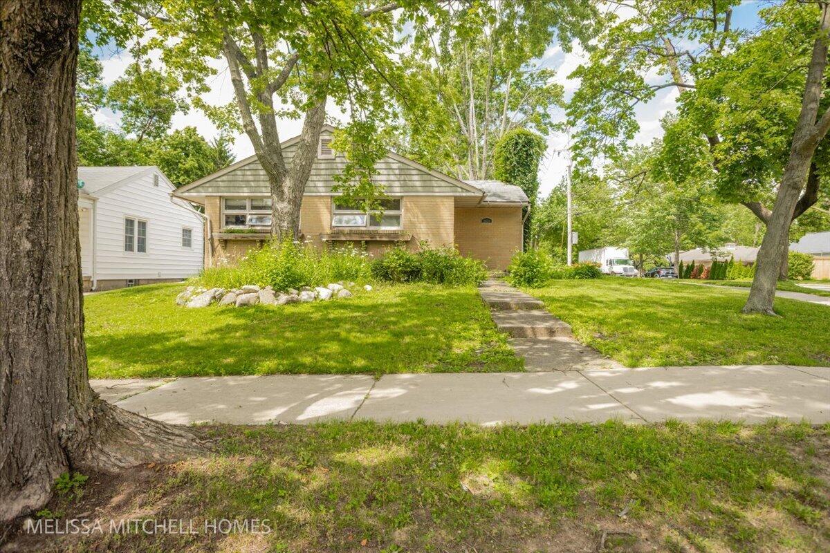 2631 Richards Drive SE Grand Rapids MI 49506