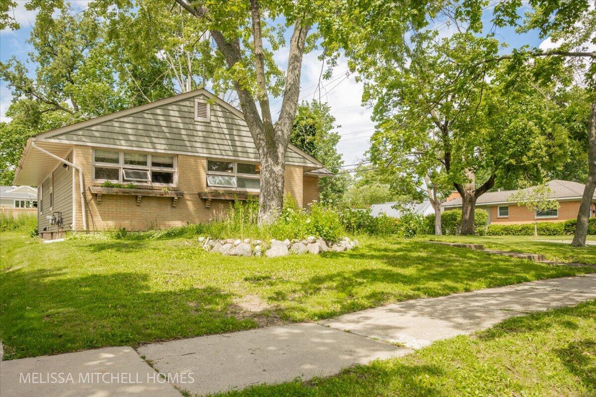 2631 Richards Drive SE Grand Rapids MI 49506