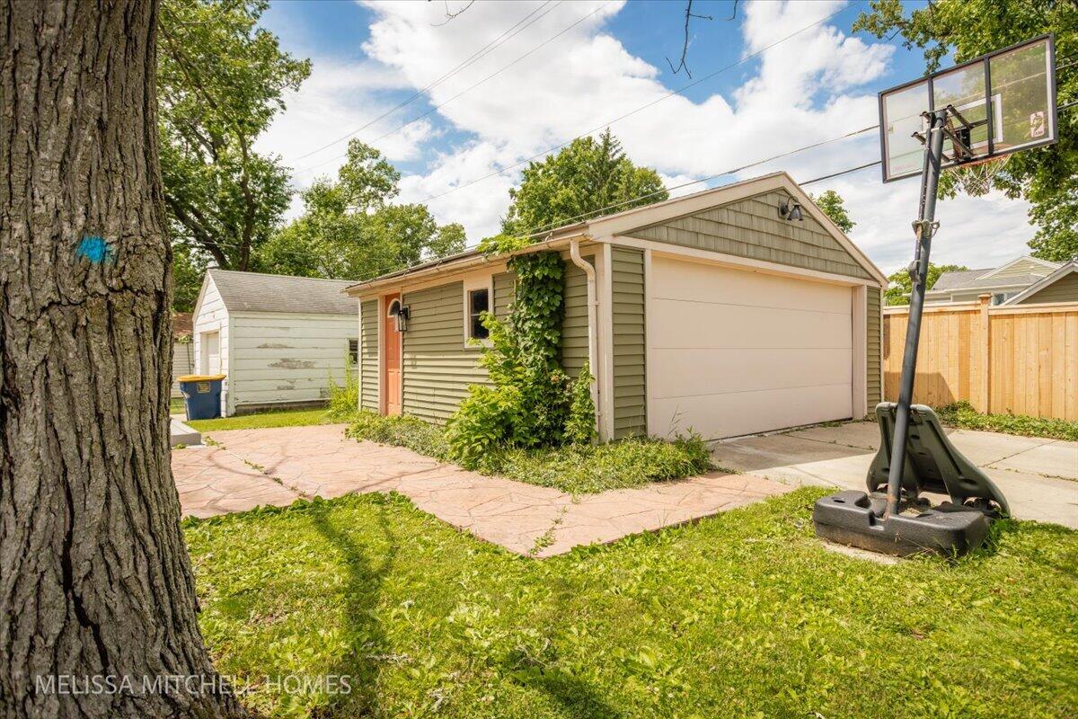 2631 Richards Drive SE Grand Rapids MI 49506