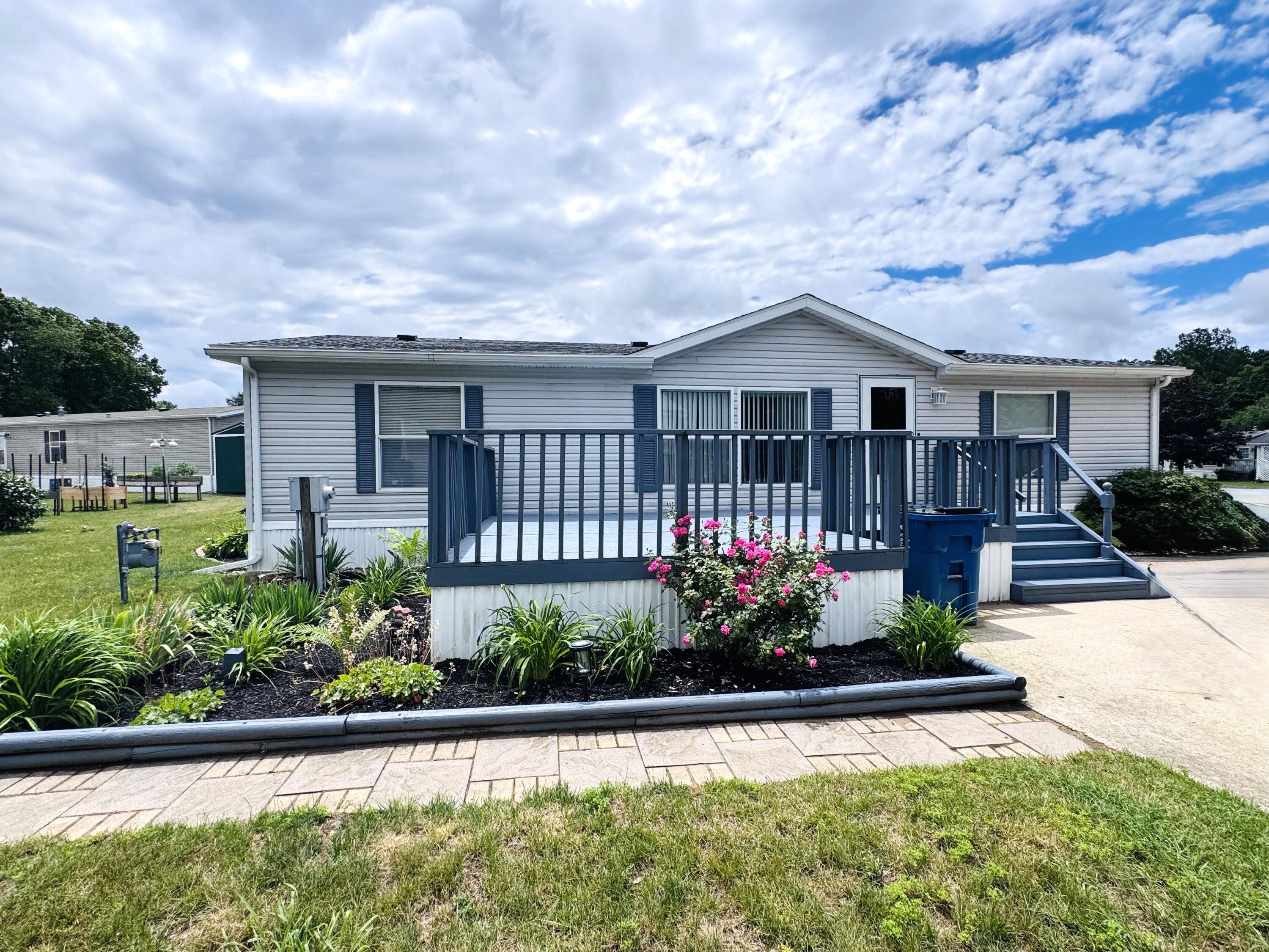 22 N Wildflower Niles MI 49120