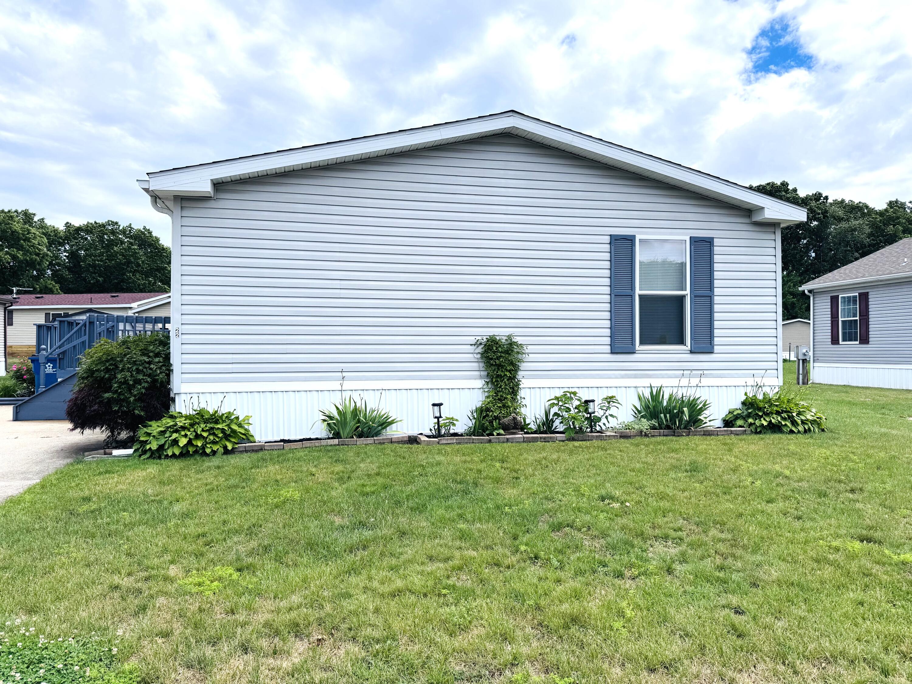 22 N Wildflower Niles MI 49120