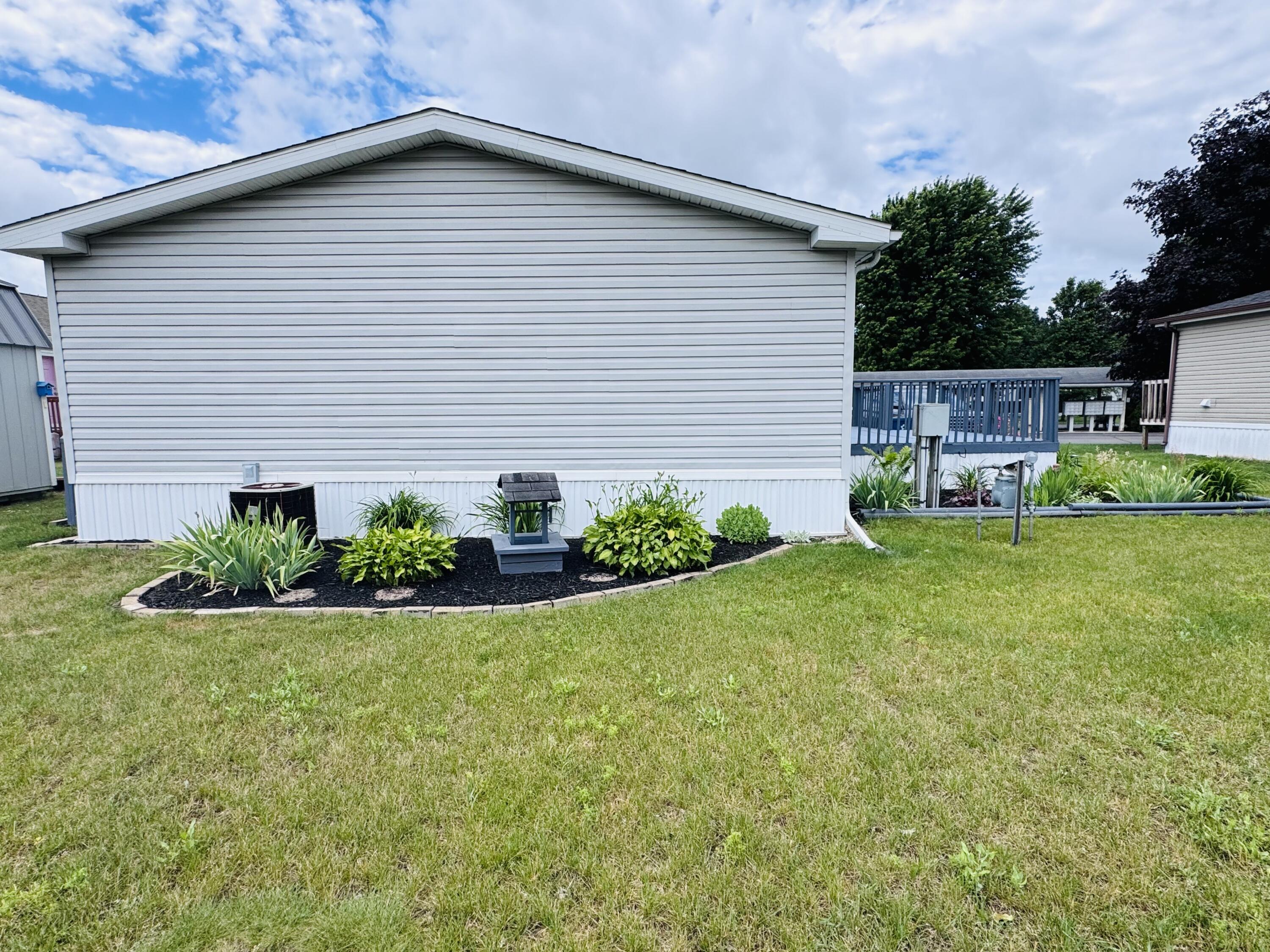 22 N Wildflower Niles MI 49120