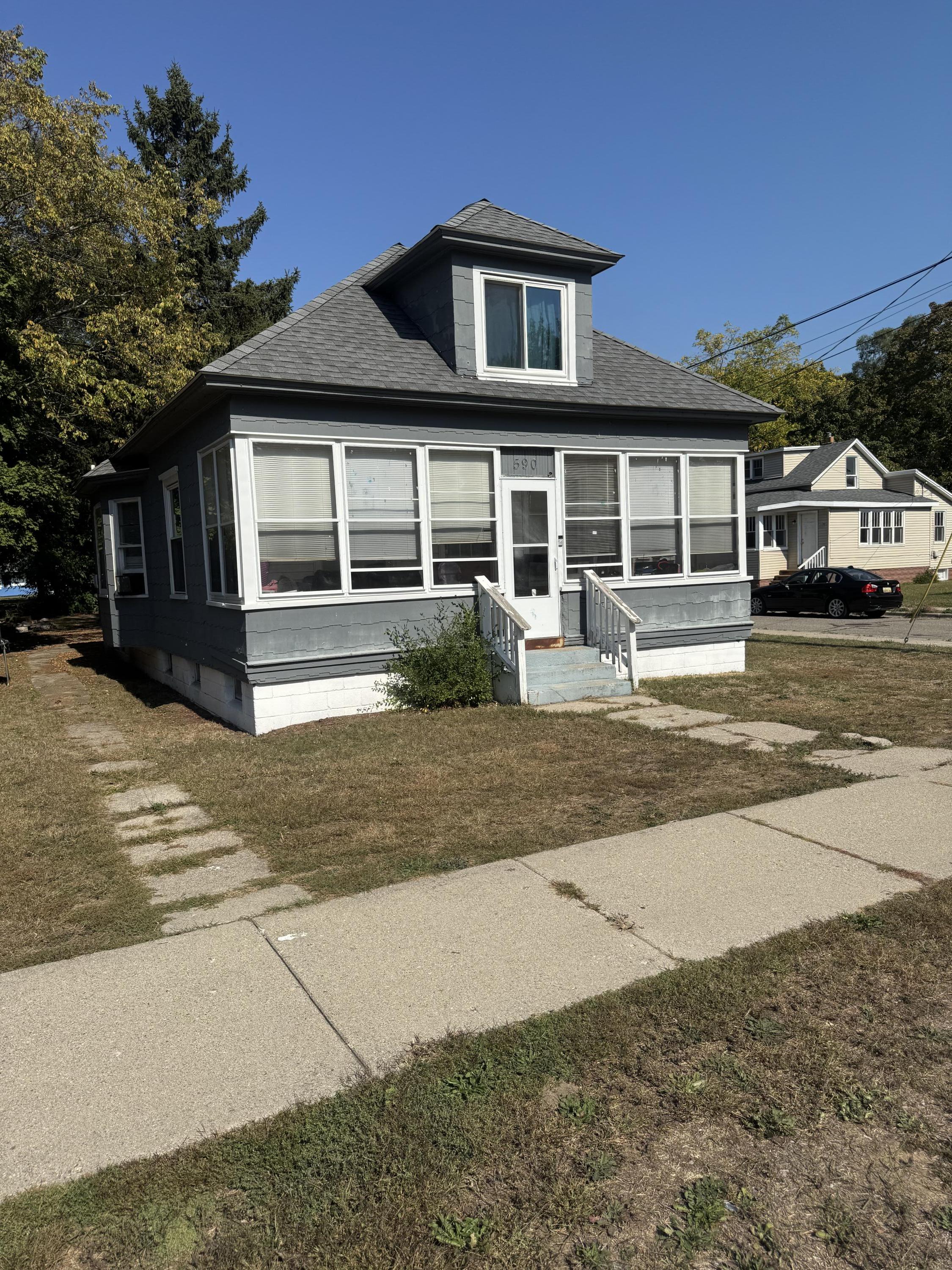 590 Mclaughlin Avenue Muskegon MI 49442