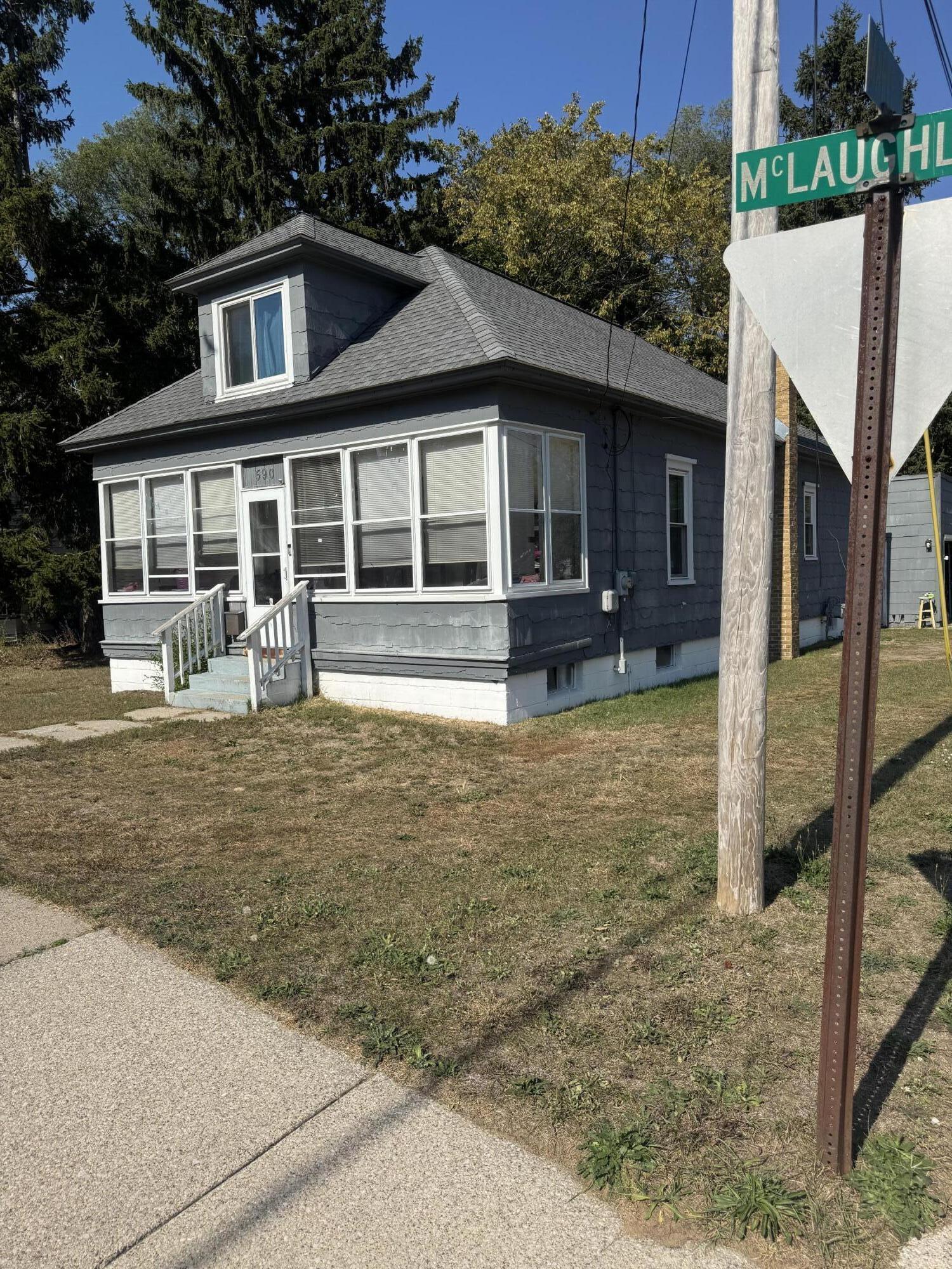 590 Mclaughlin Avenue Muskegon MI 49442