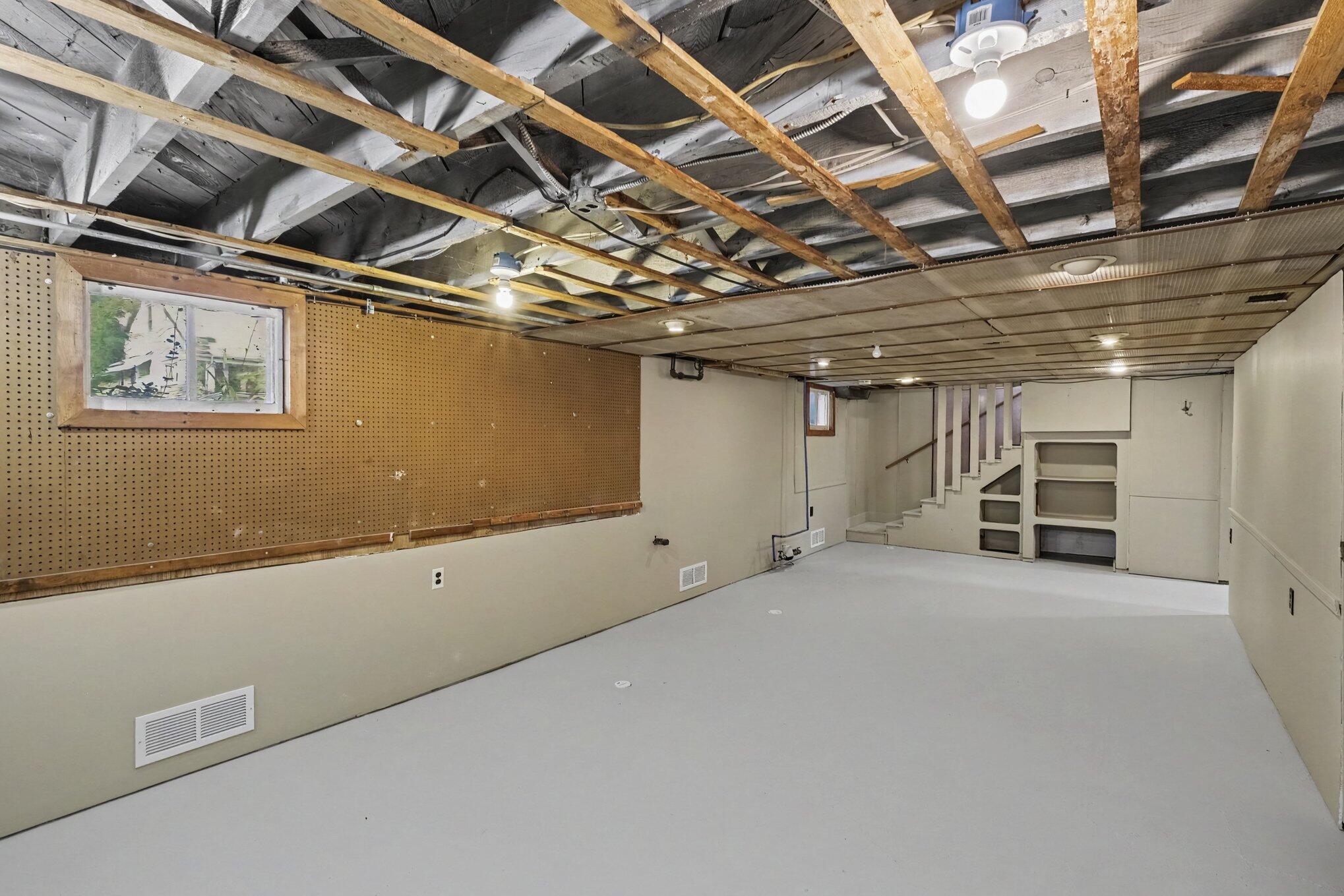 1057 12th Street NW Grand Rapids MI 49504
