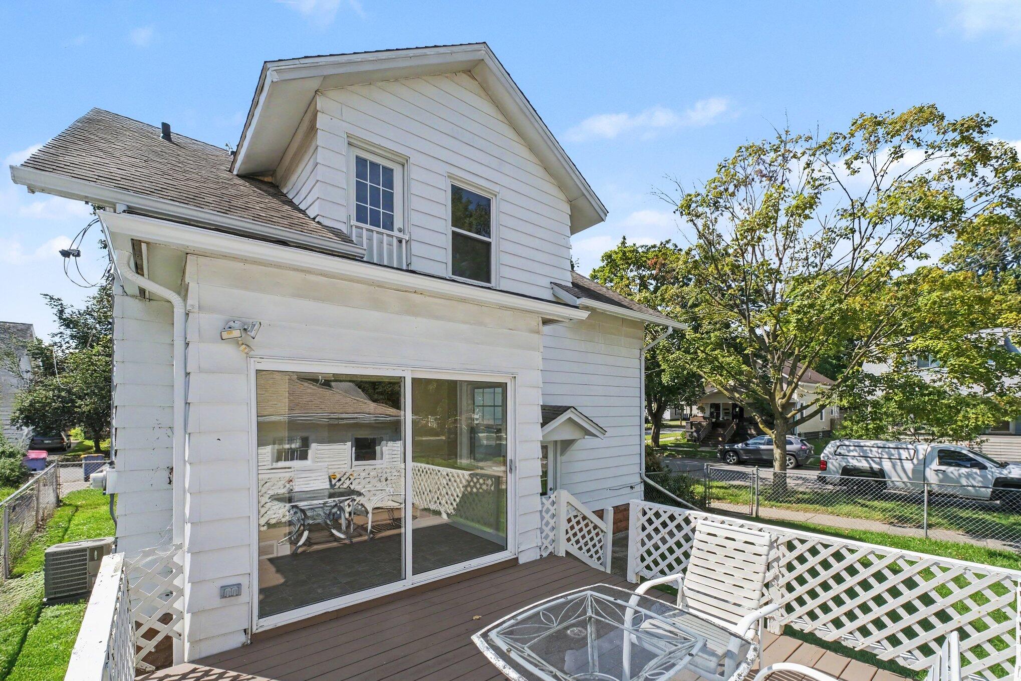1057 12th Street NW Grand Rapids MI 49504