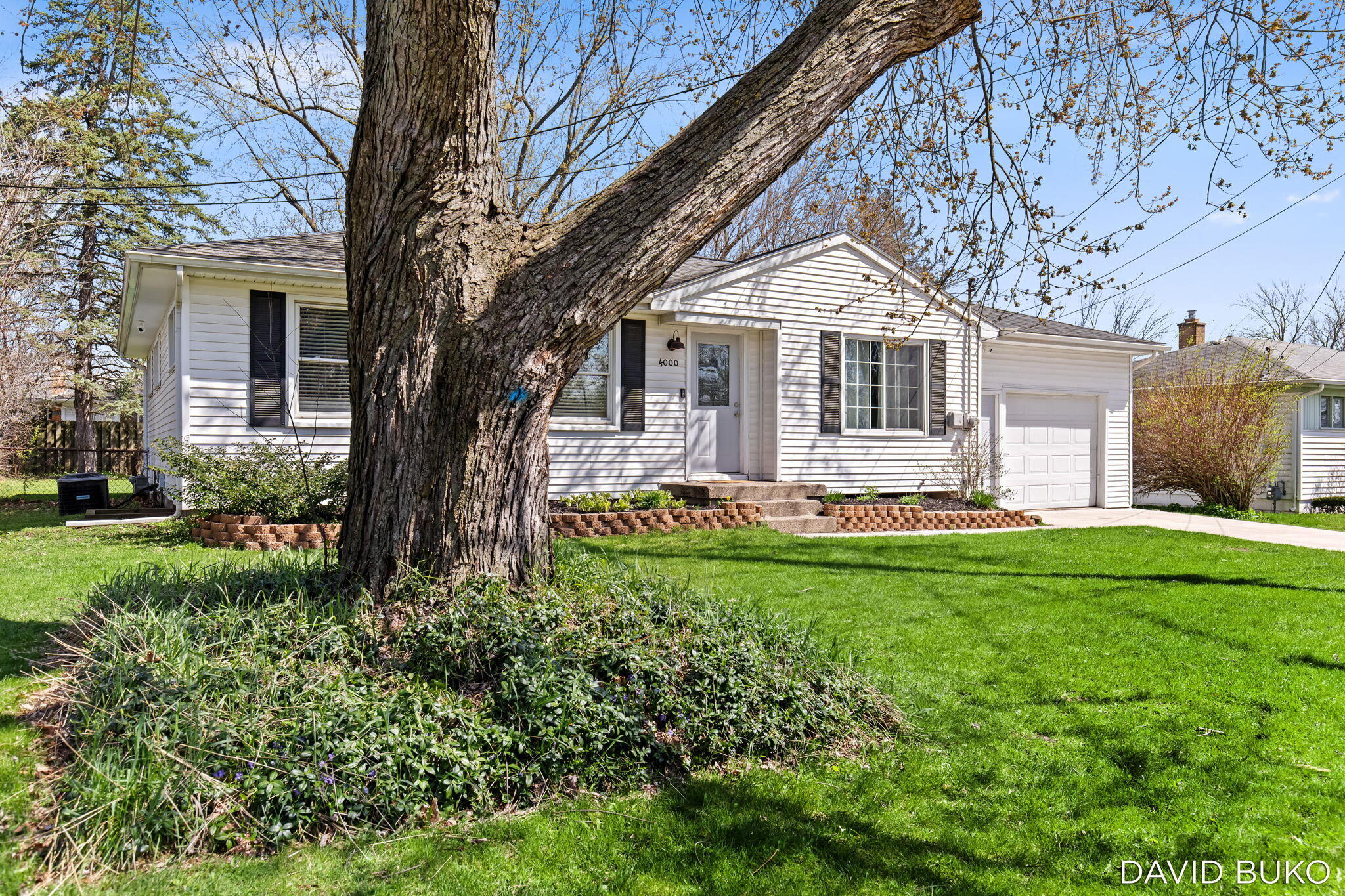 4000 Hillsdale Avenue NE Grand Rapids MI 49525