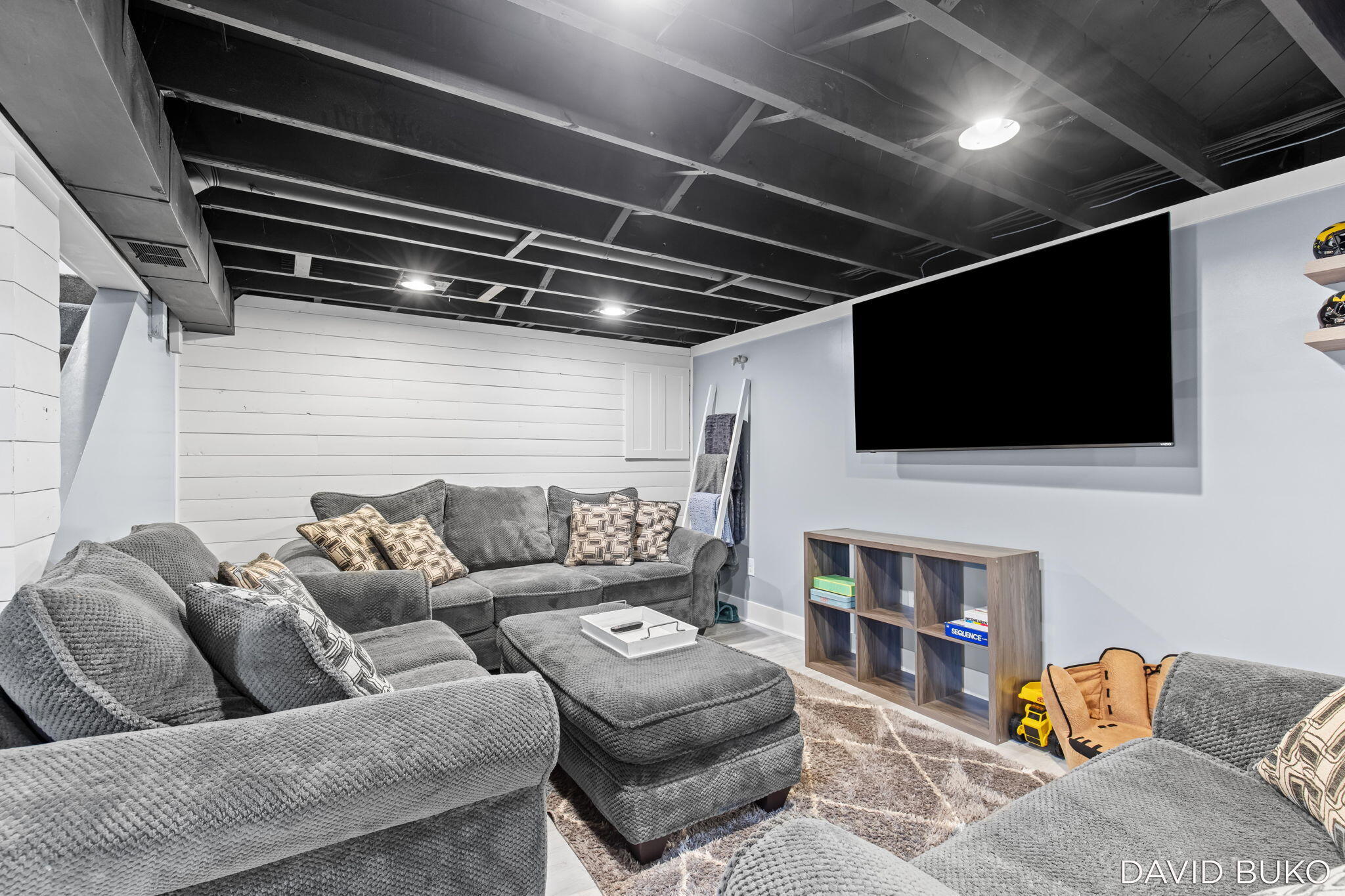 4000 Hillsdale Avenue NE Grand Rapids MI 49525