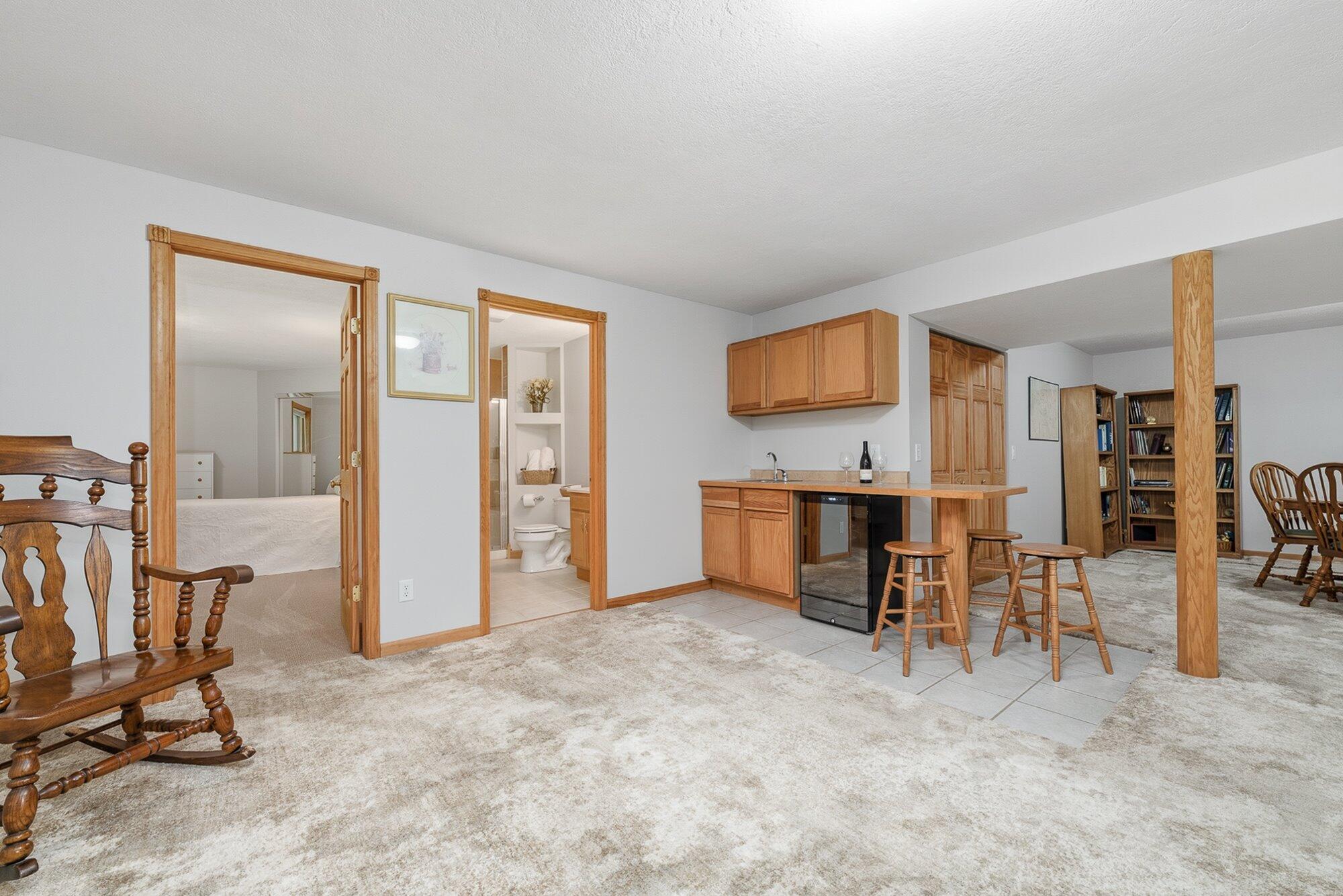 5602 Emneth Avenue Kalamazoo MI 49009