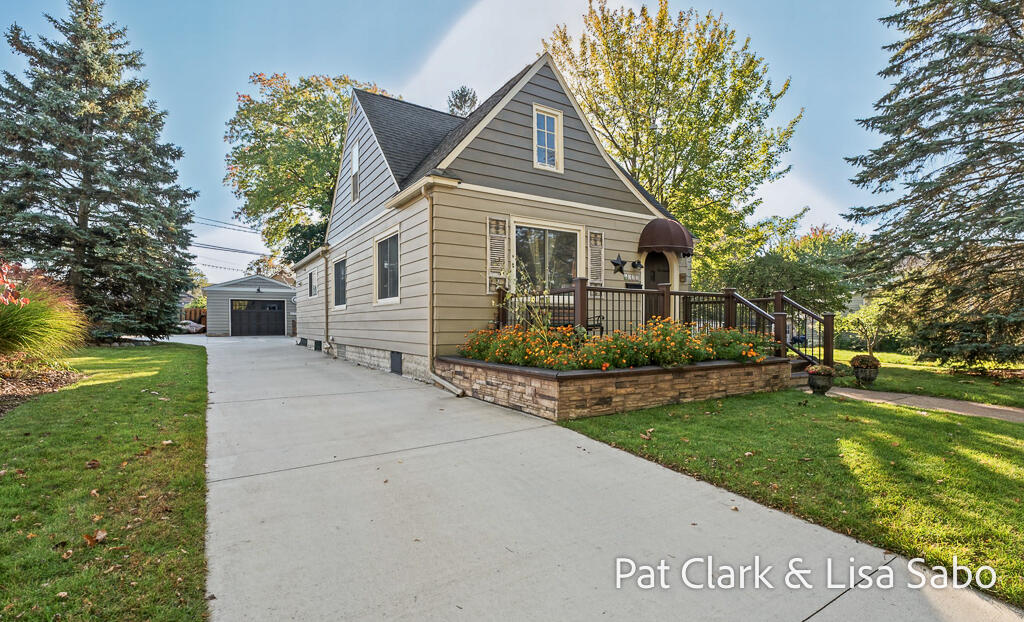 1032 Columbus Avenue Grand Haven MI 49417