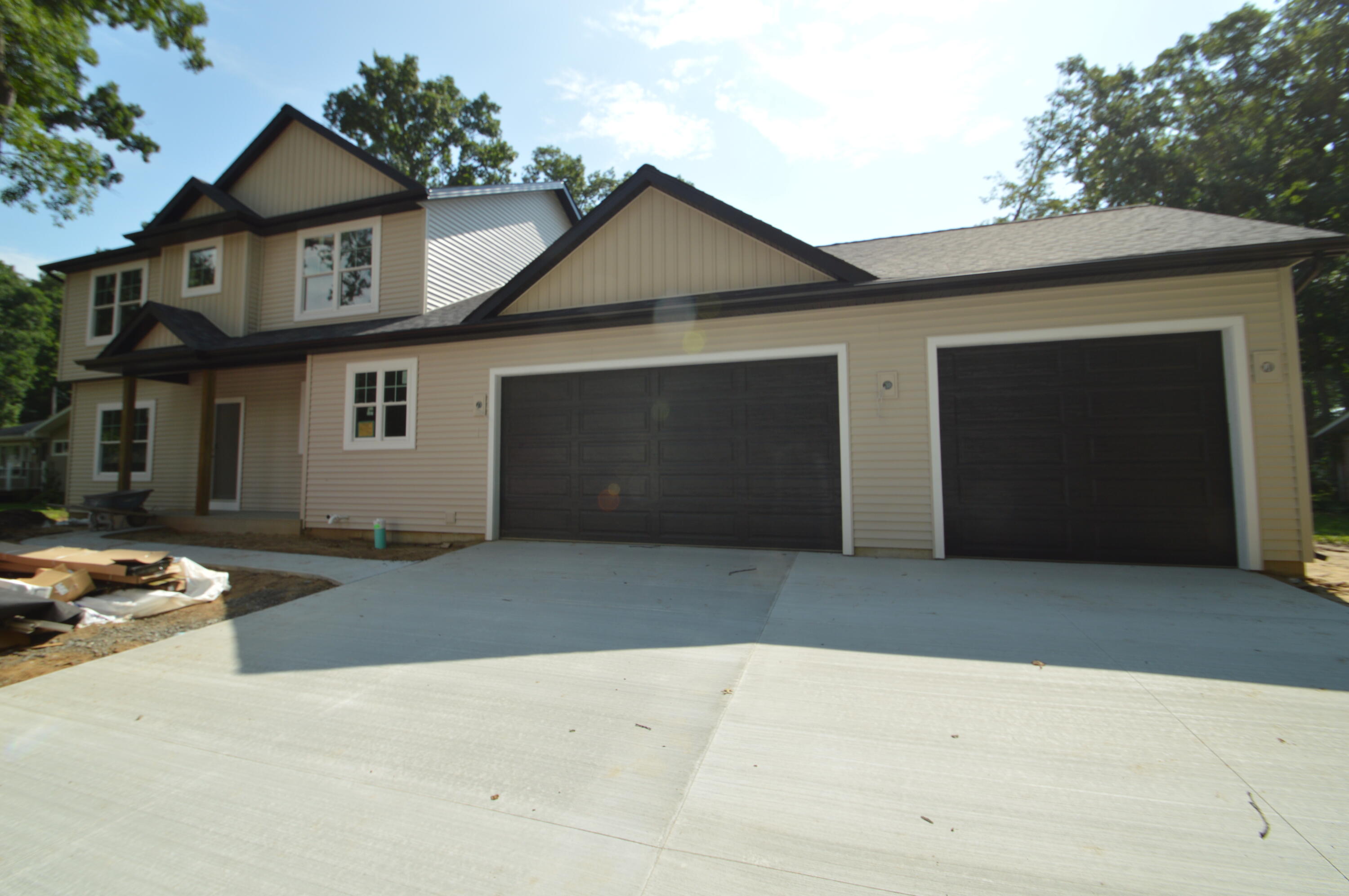 68889 6th Street Edwardsburg MI 49112